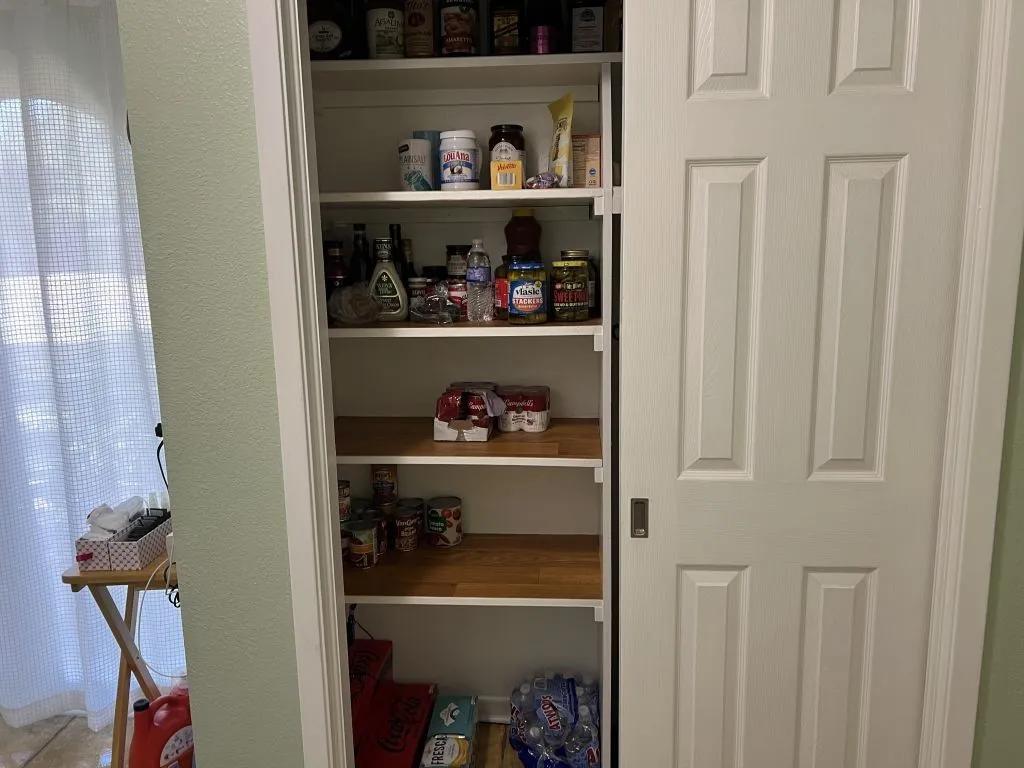 Single Family Residence For Sale in Brown County , 4401 River Oaks Drive, Brownwood, Texas 76801, 3 Bedroom, 3 Bathroom, 2 Garage spaces, 2,329 Sqft, built in 1978, mls#21384251, Real Estate Agent in Brownwood, Homes For Sale in Brown county, Homes For Sale in Brownwood, Realtor in Brownwood Texas, Real Estate Brokerage Independent Realty Texas, Luminita Cordes Realtor