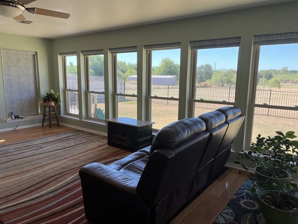 Single Family Residence For Sale in Brown County , 4401 River Oaks Drive, Brownwood, Texas 76801, 3 Bedroom, 3 Bathroom, 2 Garage spaces, 2,329 Sqft, built in 1978, mls#21384251, Real Estate Agent in Brownwood, Homes For Sale in Brown county, Homes For Sale in Brownwood, Realtor in Brownwood Texas, Real Estate Brokerage Independent Realty Texas, Luminita Cordes Realtor