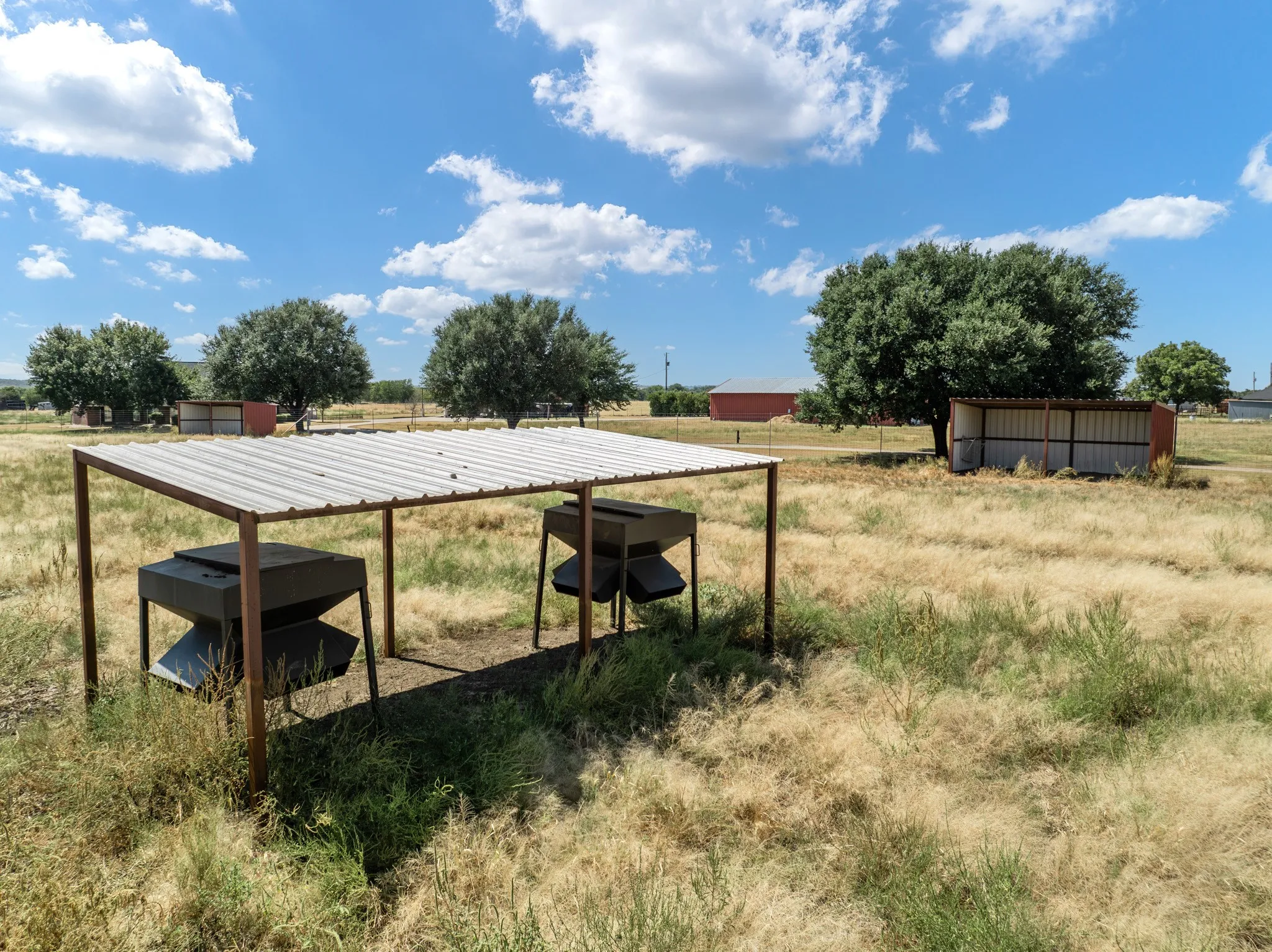 Single Family Residence For Sale in Mc Lennan County , 5112 Old Caufield Ranch Road, Mc Gregor, Texas 76657, 4 Bedroom, 4 Bathroom, 2 Garage spaces, 2,803 Sqft, built in 1996, mls#21380055, Real Estate Agent in Mc Gregor, Homes For Sale in Mc Lennan county, Homes For Sale in Mc Gregor, Realtor in Mc Gregor Texas, Real Estate Brokerage Independent Realty Texas, Luminita Cordes Realtor