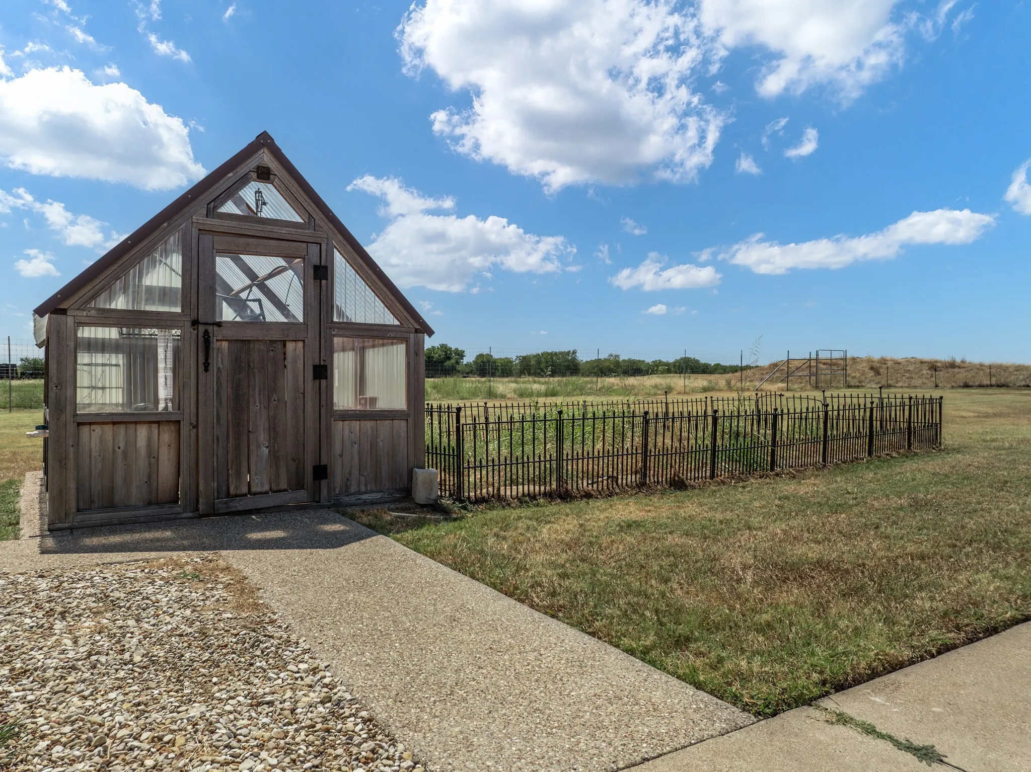 Single Family Residence For Sale in Mc Lennan County , 5112 Old Caufield Ranch Road, Mc Gregor, Texas 76657, 4 Bedroom, 4 Bathroom, 2 Garage spaces, 2,803 Sqft, built in 1996, mls#21380055, Real Estate Agent in Mc Gregor, Homes For Sale in Mc Lennan county, Homes For Sale in Mc Gregor, Realtor in Mc Gregor Texas, Real Estate Brokerage Independent Realty Texas, Luminita Cordes Realtor