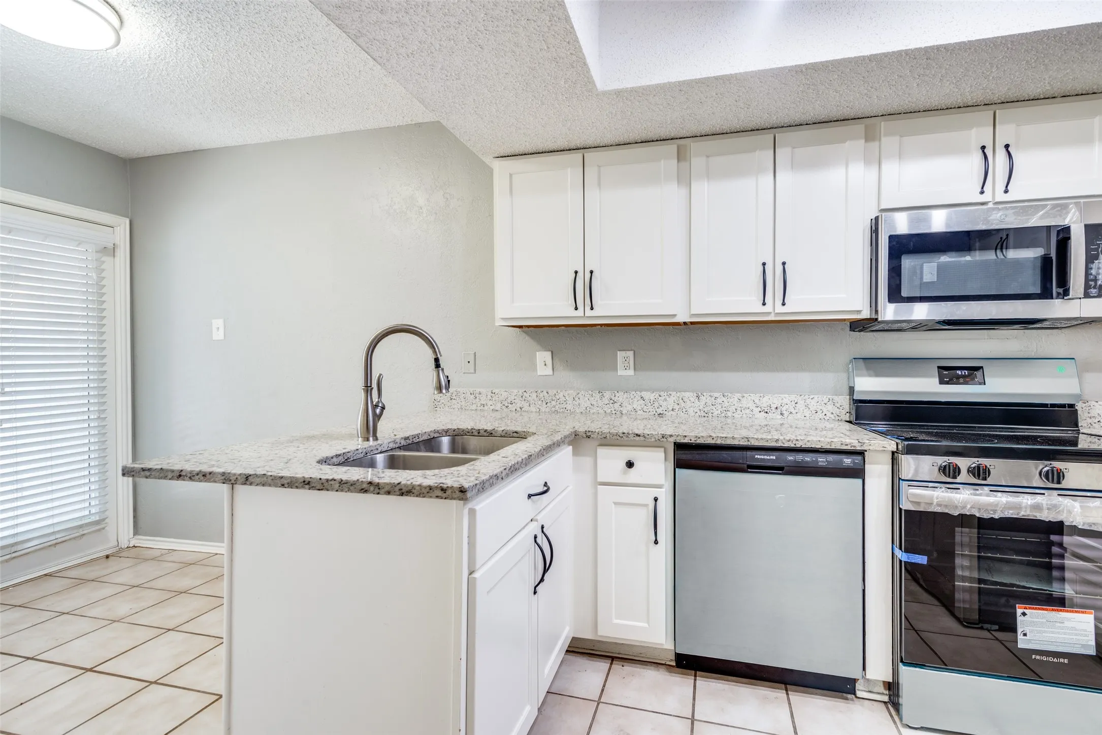 Condominium For Rent in Collin County , 18040 Midway Road 230, Dallas, Texas 75287, 2 Bedroom, 2 Bathroom, 1 Garage spaces, 1,325 Sqft, built in 1984, mls#21384377, Real Estate Agent in Dallas, Homes For Rent in Collin county, Homes For Rent in Dallas, Realtor in Dallas Texas, Real Estate Brokerage Independent Realty Texas, Luminita Cordes Realtor