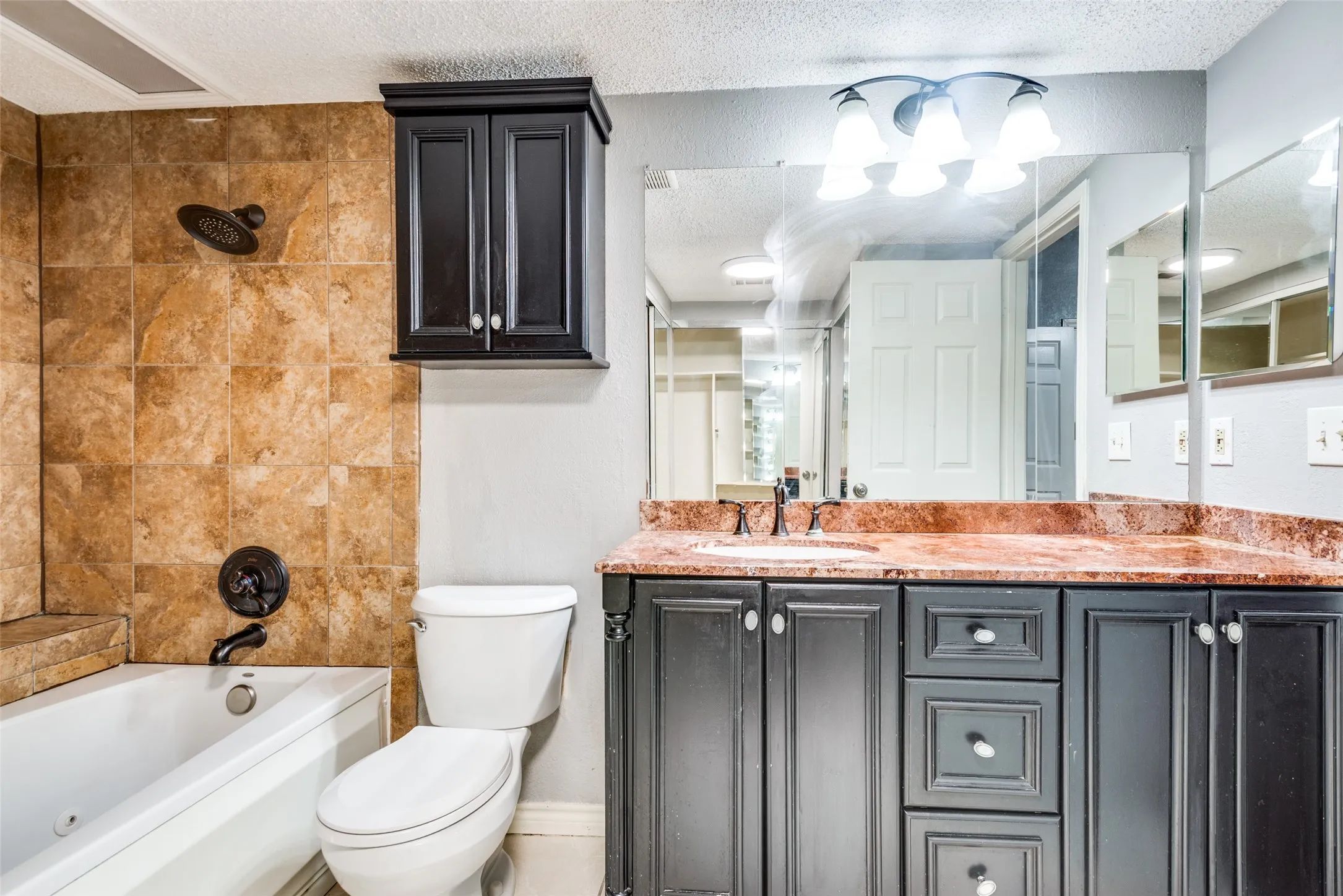 Condominium For Rent in Collin County , 18040 Midway Road 230, Dallas, Texas 75287, 2 Bedroom, 2 Bathroom, 1 Garage spaces, 1,325 Sqft, built in 1984, mls#21384377, Real Estate Agent in Dallas, Homes For Rent in Collin county, Homes For Rent in Dallas, Realtor in Dallas Texas, Real Estate Brokerage Independent Realty Texas, Luminita Cordes Realtor
