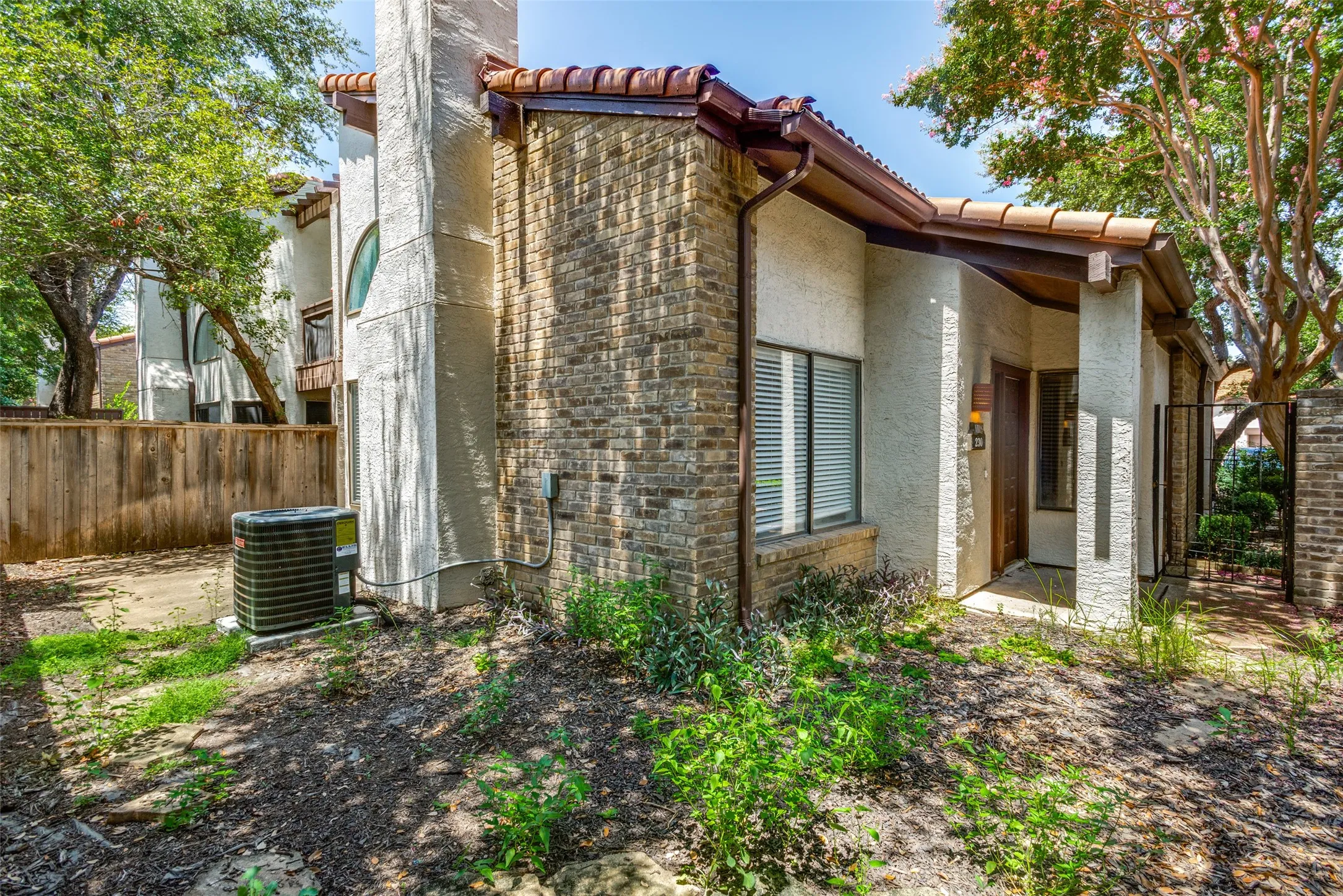 Condominium For Rent in Collin County , 18040 Midway Road 230, Dallas, Texas 75287, 2 Bedroom, 2 Bathroom, 1 Garage spaces, 1,325 Sqft, built in 1984, mls#21384377, Real Estate Agent in Dallas, Homes For Rent in Collin county, Homes For Rent in Dallas, Realtor in Dallas Texas, Real Estate Brokerage Independent Realty Texas, Luminita Cordes Realtor