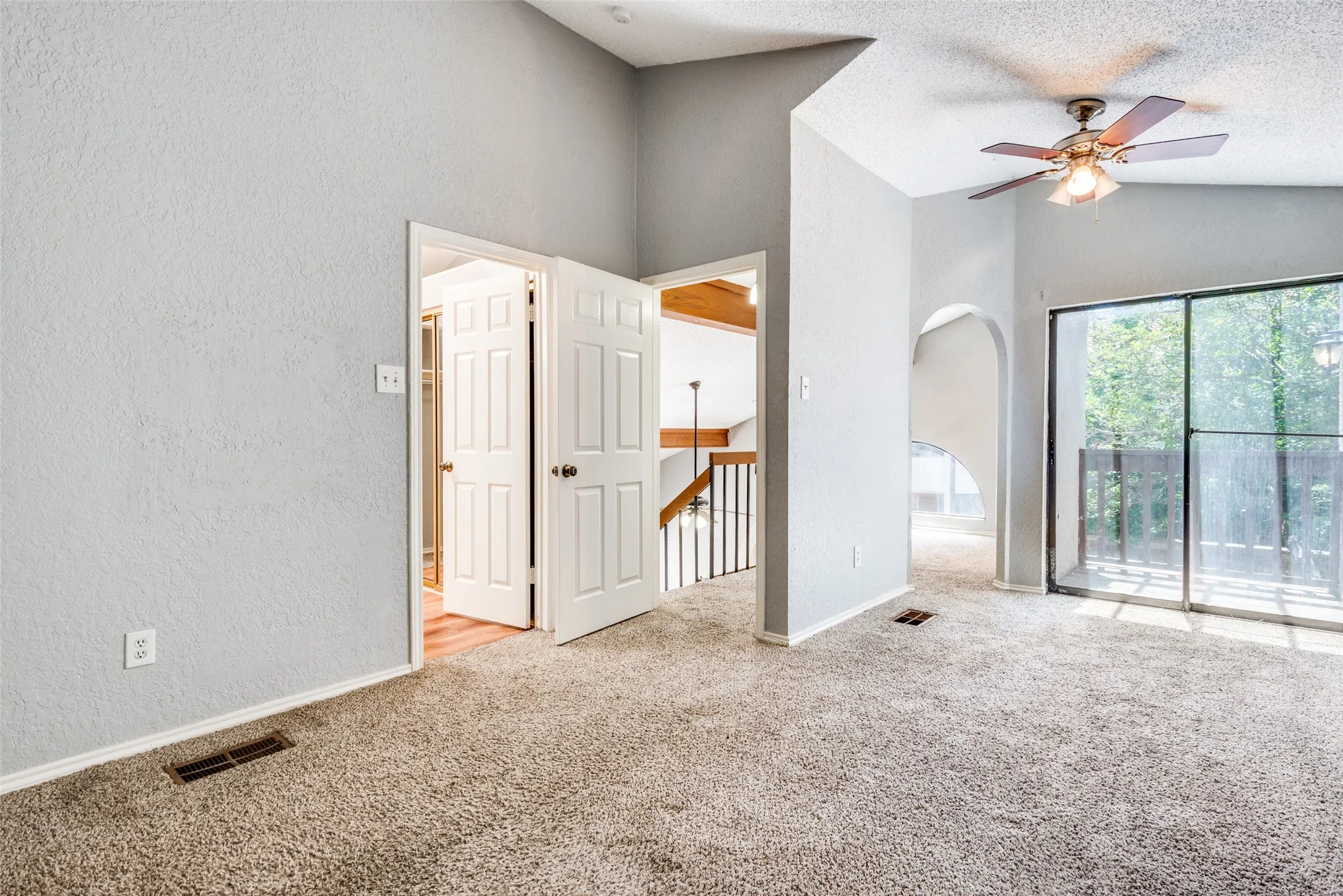 Condominium For Rent in Collin County , 18040 Midway Road 230, Dallas, Texas 75287, 2 Bedroom, 2 Bathroom, 1 Garage spaces, 1,325 Sqft, built in 1984, mls#21384377, Real Estate Agent in Dallas, Homes For Rent in Collin county, Homes For Rent in Dallas, Realtor in Dallas Texas, Real Estate Brokerage Independent Realty Texas, Luminita Cordes Realtor