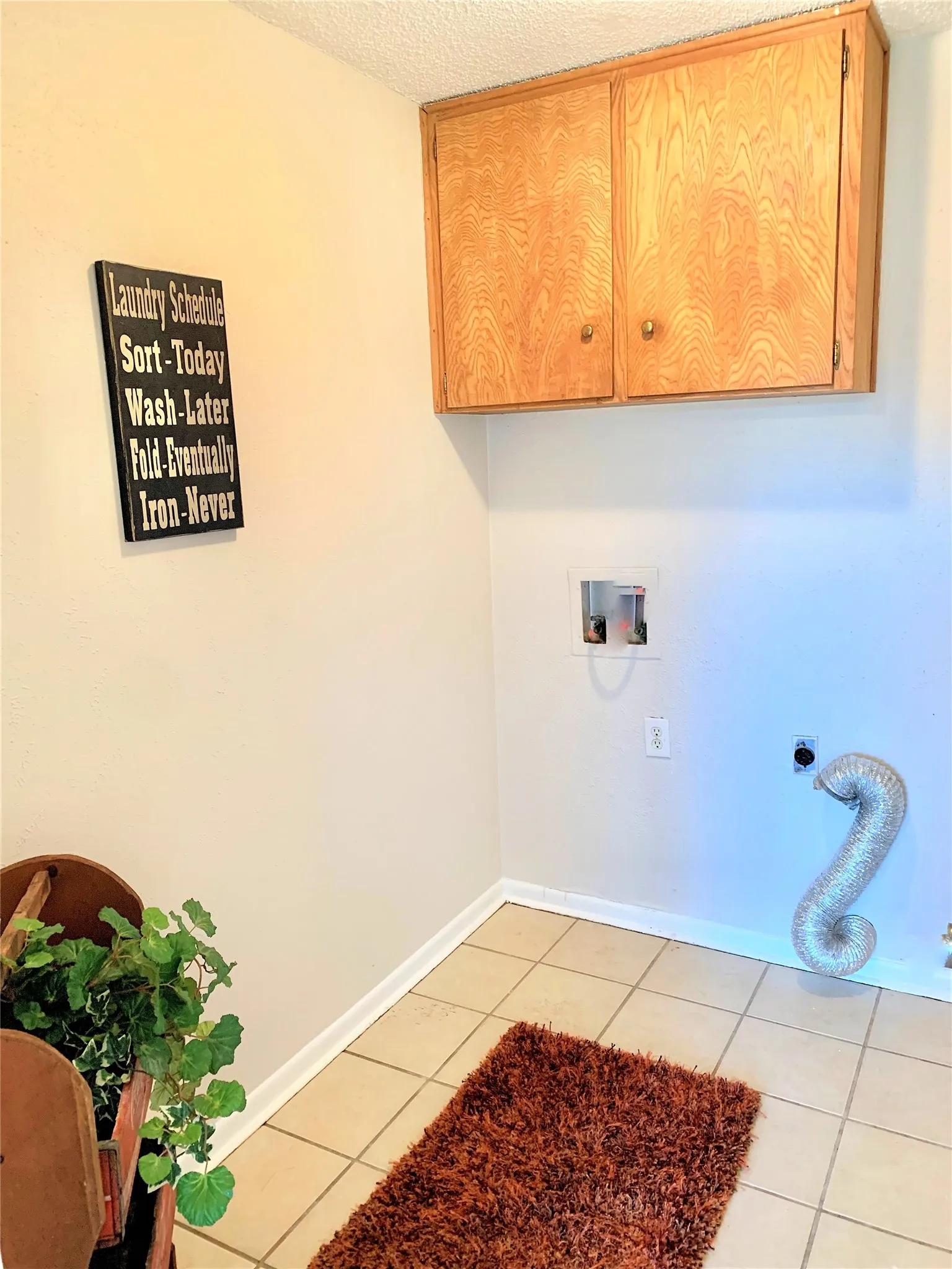 Single Family Residence For Sale in Denton County , 511 Jupiter, Denton, Texas 76209, 3 Bedroom, 2 Bathroom, 1 Garage spaces, 1,076 Sqft, built in 1965, mls#21383988, Real Estate Agent in Denton, Homes For Sale in Denton county, Homes For Sale in Denton, Realtor in Denton Texas, Real Estate Brokerage Independent Realty Texas, Luminita Cordes Realtor