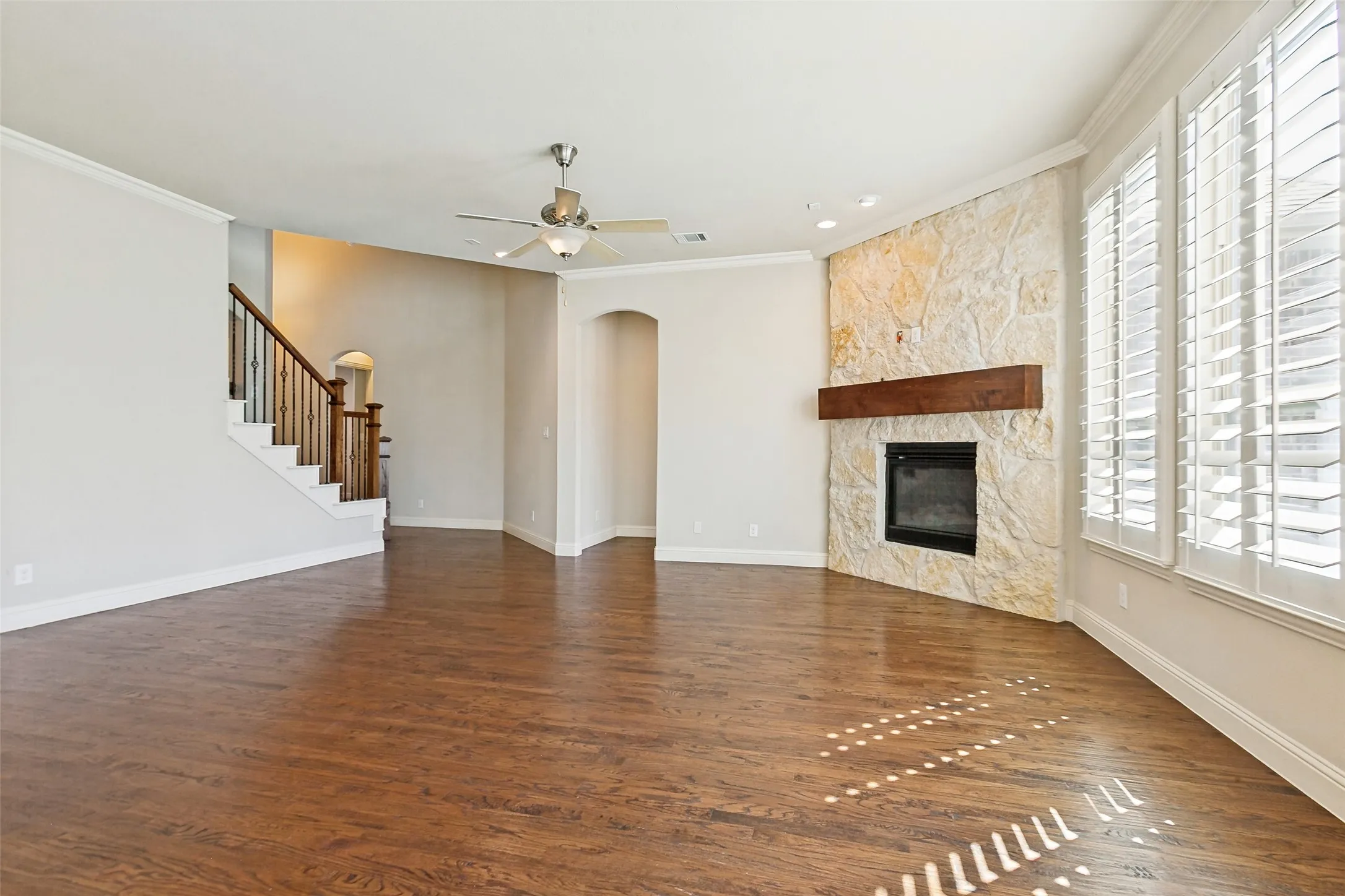 Single Family Residence For Rent in Collin County , 204 Whitewing Lane, Murphy, Texas 75094, 5 Bedroom, 4 Bathroom, 3 Garage spaces, 3,255 Sqft, built in 2015, mls#21384384, Real Estate Agent in Murphy, Homes For Rent in Collin county, Homes For Rent in Murphy, Realtor in Murphy Texas, Real Estate Brokerage Independent Realty Texas, Luminita Cordes Realtor