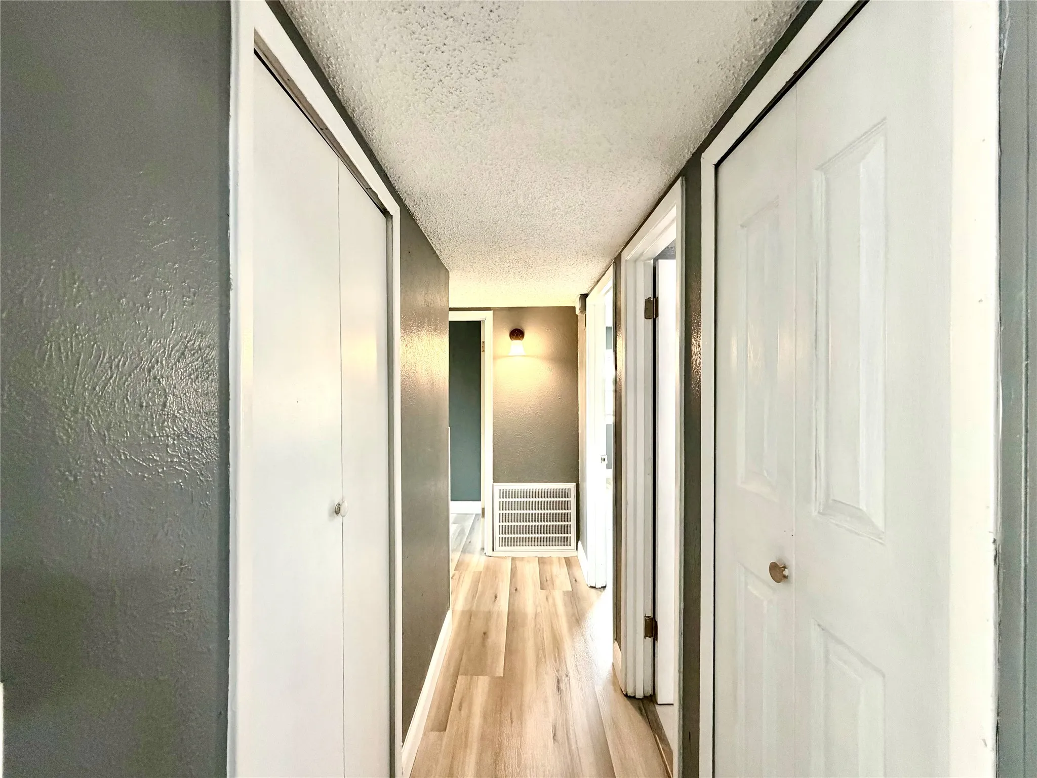 Single Family Residence For Sale in Dallas County , 1801 Coleta Place, Garland, Texas 75040, 4 Bedroom, 2 Bathroom, Garage spaces, 1,861 Sqft, built in 1977, mls#21384389, Real Estate Agent in Garland, Homes For Sale in Dallas county, Homes For Sale in Garland, Realtor in Garland Texas, Real Estate Brokerage Independent Realty Texas, Luminita Cordes Realtor
