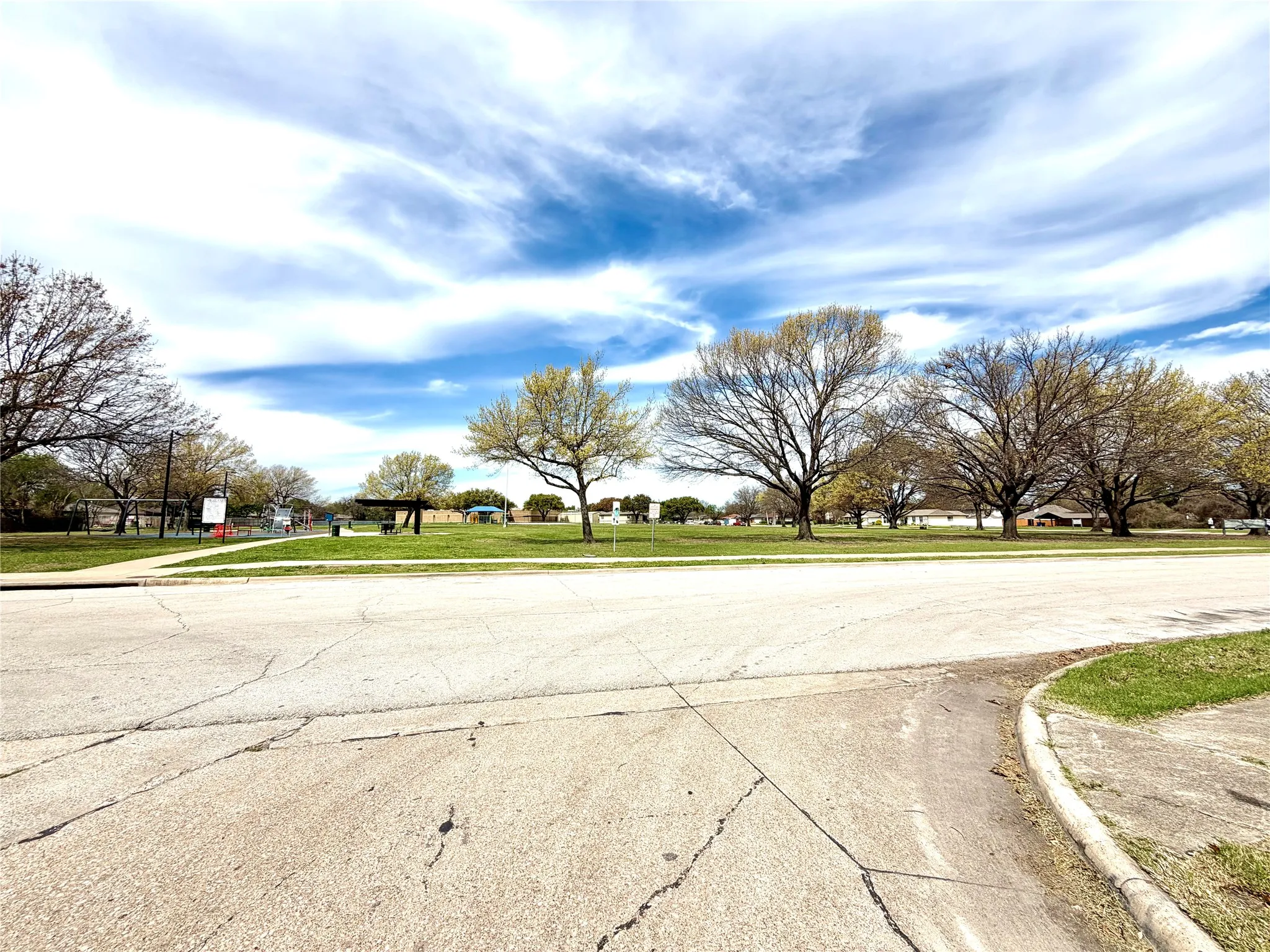 Single Family Residence For Sale in Dallas County , 1801 Coleta Place, Garland, Texas 75040, 4 Bedroom, 2 Bathroom, Garage spaces, 1,861 Sqft, built in 1977, mls#21384389, Real Estate Agent in Garland, Homes For Sale in Dallas county, Homes For Sale in Garland, Realtor in Garland Texas, Real Estate Brokerage Independent Realty Texas, Luminita Cordes Realtor