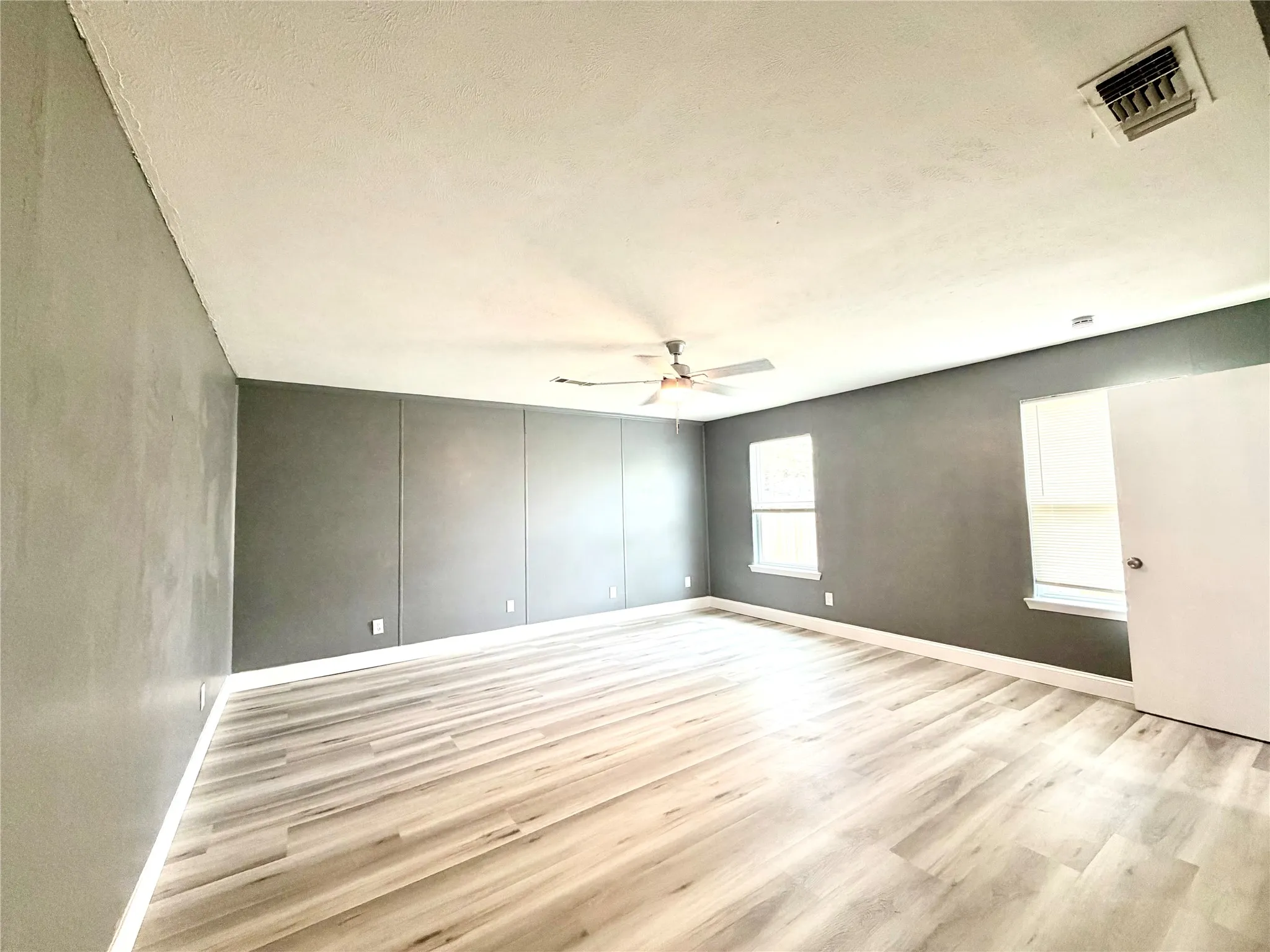 Single Family Residence For Sale in Dallas County , 1801 Coleta Place, Garland, Texas 75040, 4 Bedroom, 2 Bathroom, Garage spaces, 1,861 Sqft, built in 1977, mls#21384389, Real Estate Agent in Garland, Homes For Sale in Dallas county, Homes For Sale in Garland, Realtor in Garland Texas, Real Estate Brokerage Independent Realty Texas, Luminita Cordes Realtor