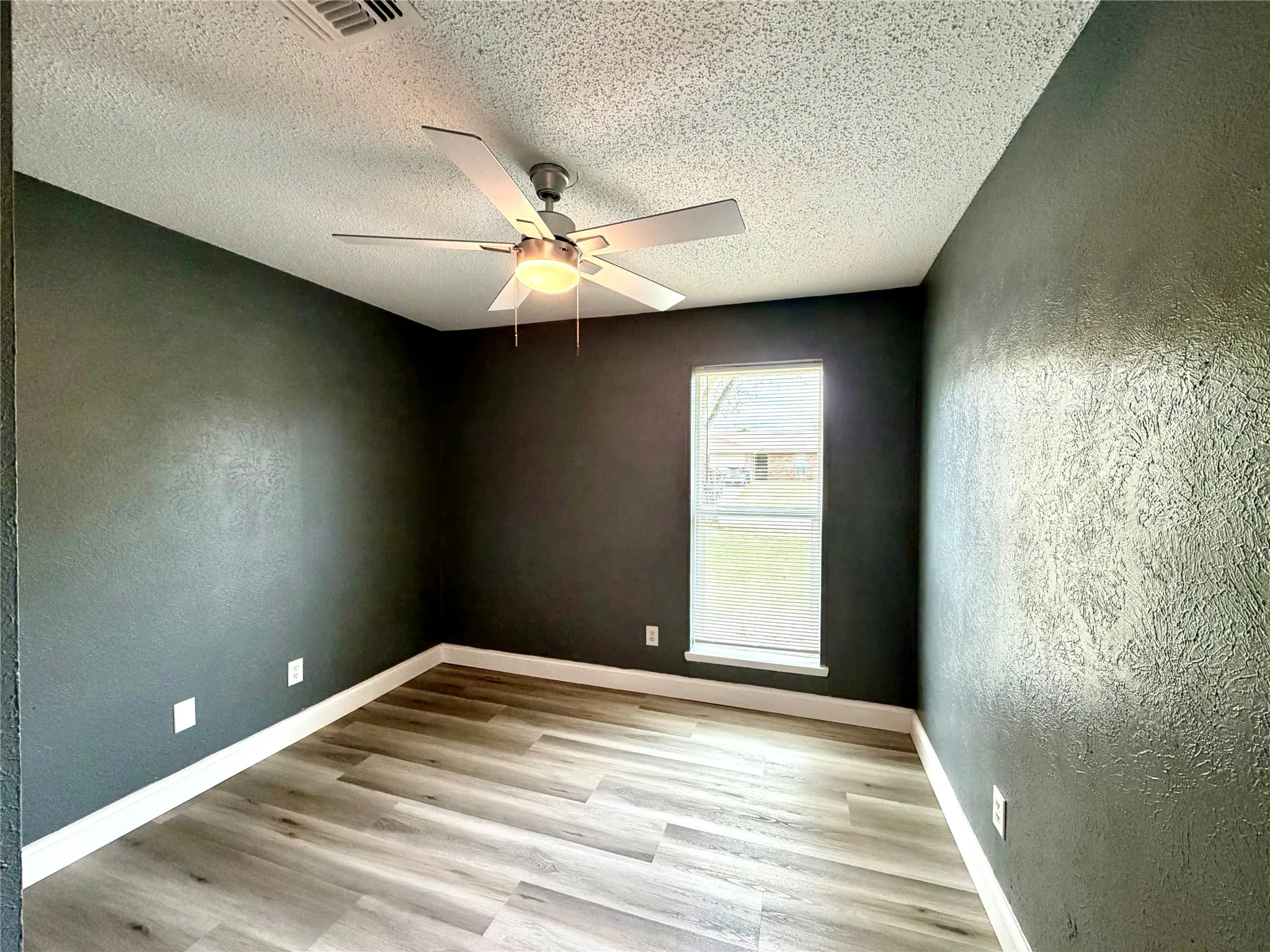 Single Family Residence For Sale in Dallas County , 1801 Coleta Place, Garland, Texas 75040, 4 Bedroom, 2 Bathroom, Garage spaces, 1,861 Sqft, built in 1977, mls#21384389, Real Estate Agent in Garland, Homes For Sale in Dallas county, Homes For Sale in Garland, Realtor in Garland Texas, Real Estate Brokerage Independent Realty Texas, Luminita Cordes Realtor
