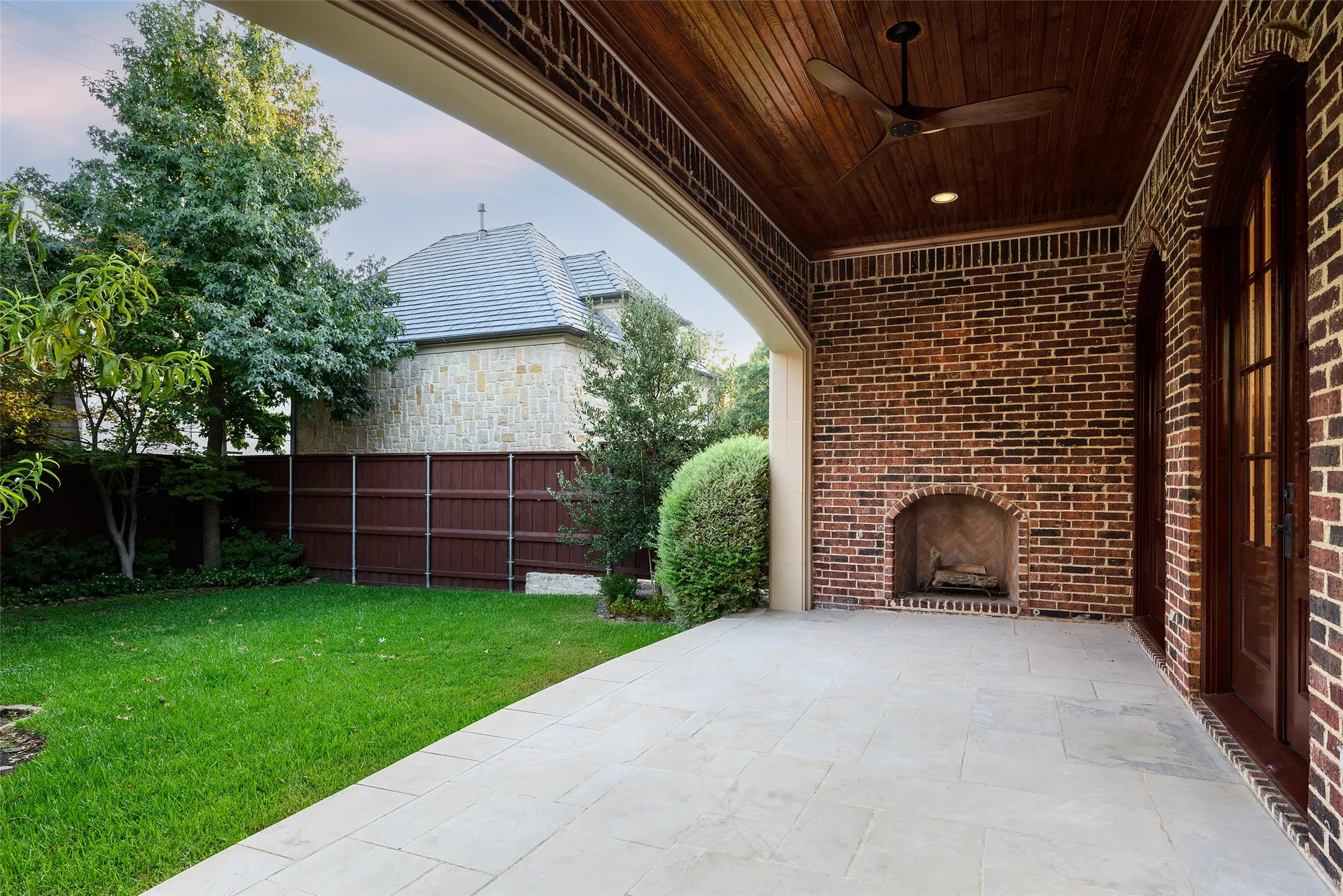 Single Family Residence For Sale in Dallas County , 4421 Livingston Avenue, Highland Park, Texas 75205, 4 Bedroom, 7 Bathroom, 2 Garage spaces, 4,721 Sqft, built in 2005, mls#21383066, Real Estate Agent in Highland Park, Homes For Sale in Dallas county, Homes For Sale in Highland Park, Realtor in Highland Park Texas, Real Estate Brokerage Independent Realty Texas, Luminita Cordes Realtor