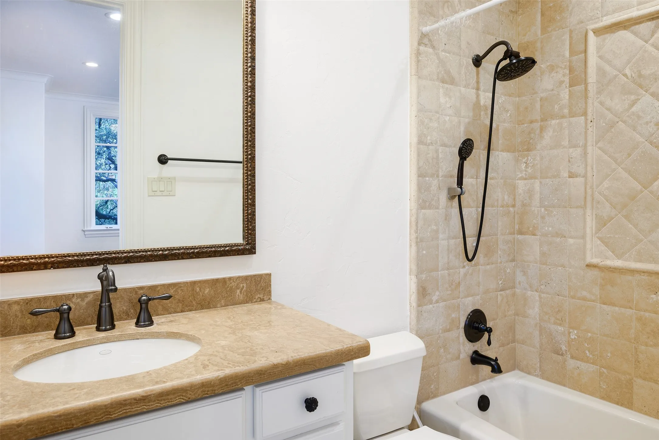 Single Family Residence For Sale in Dallas County , 4421 Livingston Avenue, Highland Park, Texas 75205, 4 Bedroom, 7 Bathroom, 2 Garage spaces, 4,721 Sqft, built in 2005, mls#21383066, Real Estate Agent in Highland Park, Homes For Sale in Dallas county, Homes For Sale in Highland Park, Realtor in Highland Park Texas, Real Estate Brokerage Independent Realty Texas, Luminita Cordes Realtor