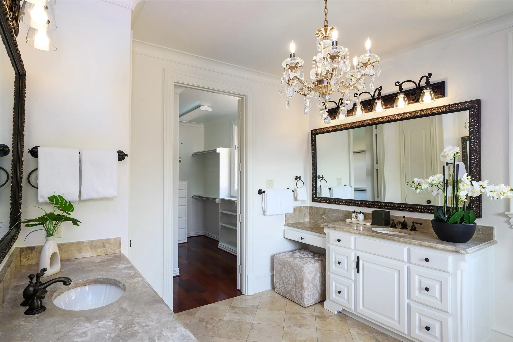 Single Family Residence For Sale in Dallas County , 4421 Livingston Avenue, Highland Park, Texas 75205, 4 Bedroom, 7 Bathroom, 2 Garage spaces, 4,721 Sqft, built in 2005, mls#21383066, Real Estate Agent in Highland Park, Homes For Sale in Dallas county, Homes For Sale in Highland Park, Realtor in Highland Park Texas, Real Estate Brokerage Independent Realty Texas, Luminita Cordes Realtor