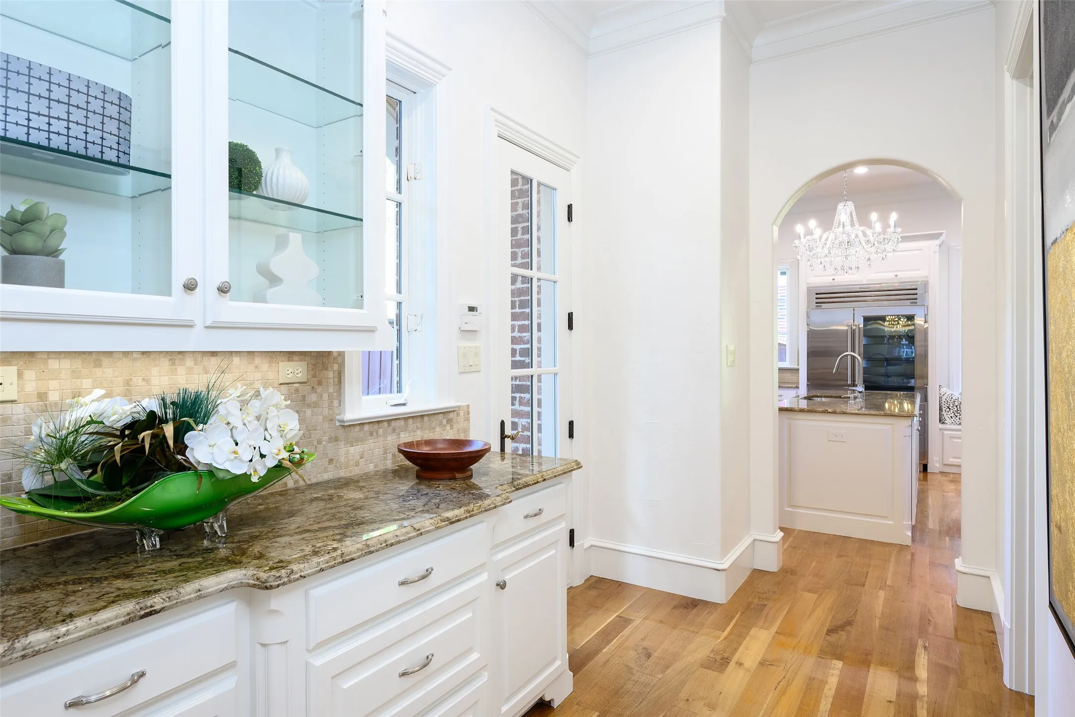 Butler's Pantry to Kitchen