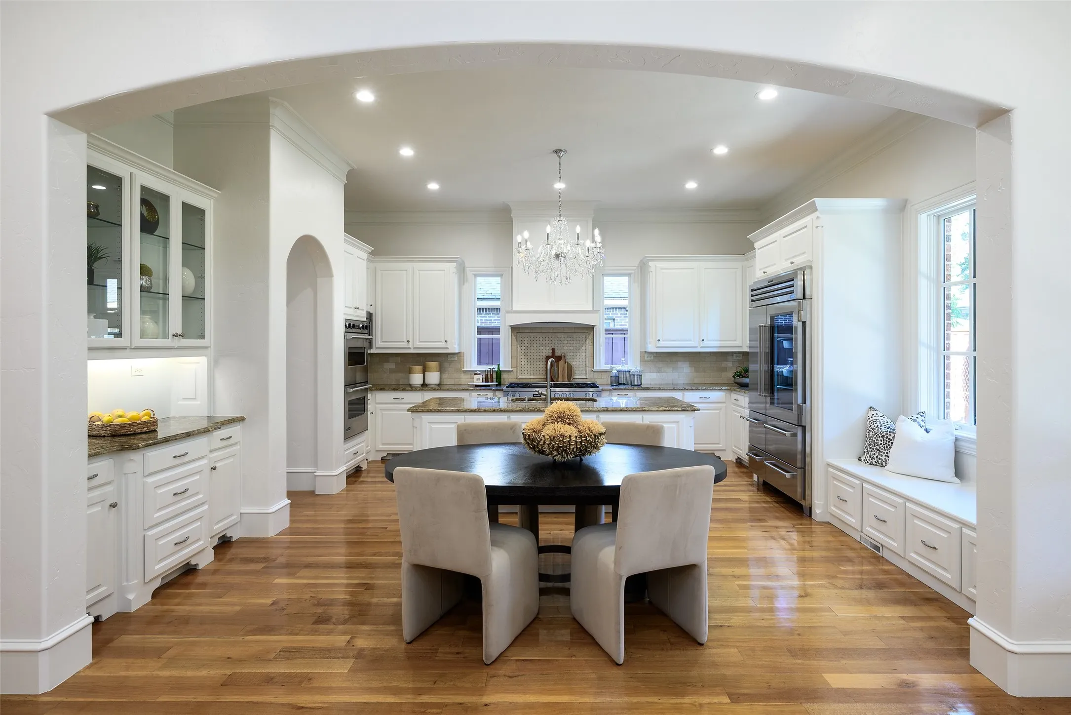 Single Family Residence For Sale in Dallas County , 4421 Livingston Avenue, Highland Park, Texas 75205, 4 Bedroom, 7 Bathroom, 2 Garage spaces, 4,721 Sqft, built in 2005, mls#21383066, Real Estate Agent in Highland Park, Homes For Sale in Dallas county, Homes For Sale in Highland Park, Realtor in Highland Park Texas, Real Estate Brokerage Independent Realty Texas, Luminita Cordes Realtor