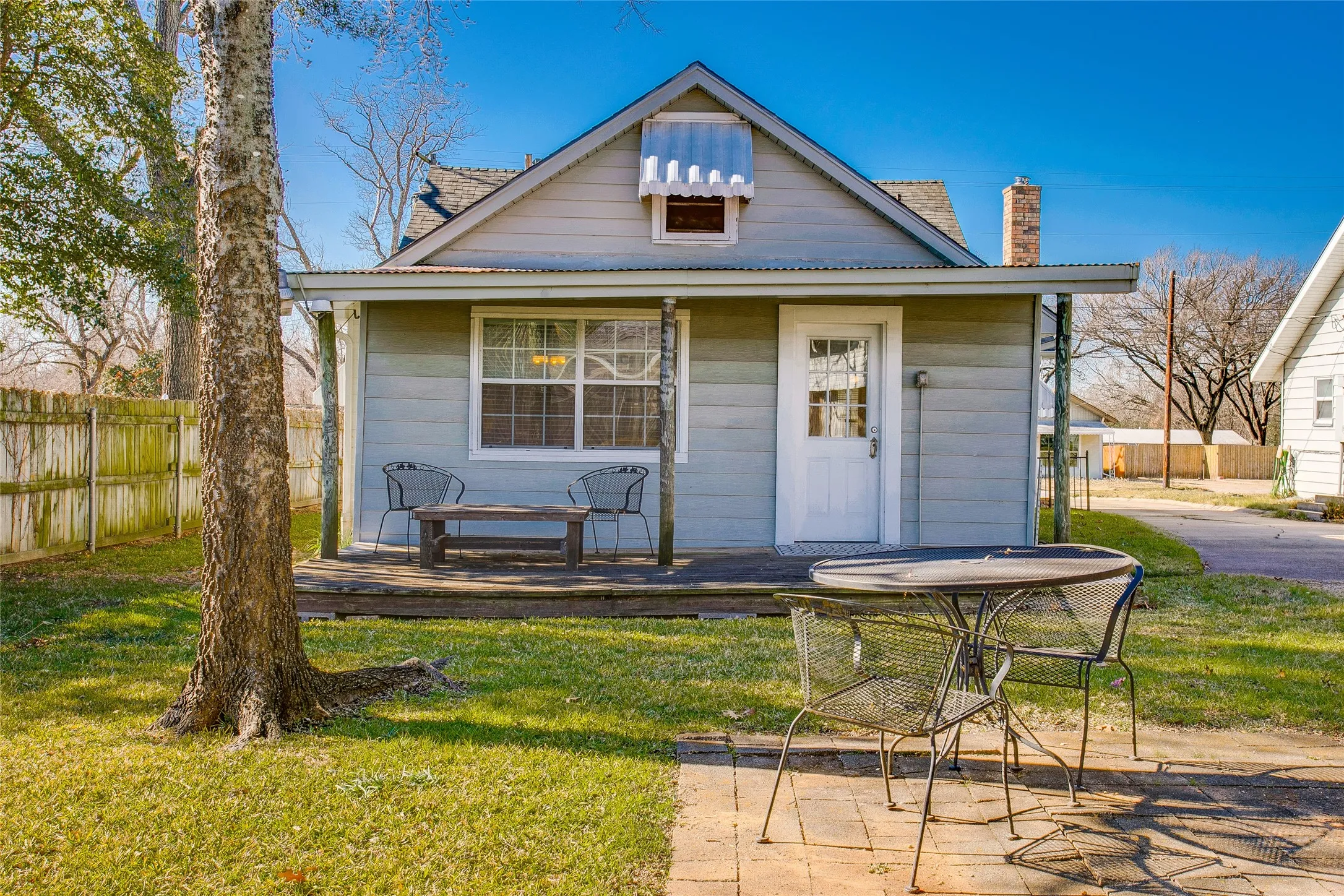 Single Family Residence For Rent in Dallas County , 318 S Walker Street, Mesquite, Texas 75149, 3 Bedroom, 1 Bathroom, Garage spaces, 1,352 Sqft, built in 1946, mls#21384312, Real Estate Agent in Mesquite, Homes For Rent in Dallas county, Homes For Rent in Mesquite, Realtor in Mesquite Texas, Real Estate Brokerage Independent Realty Texas, Luminita Cordes Realtor