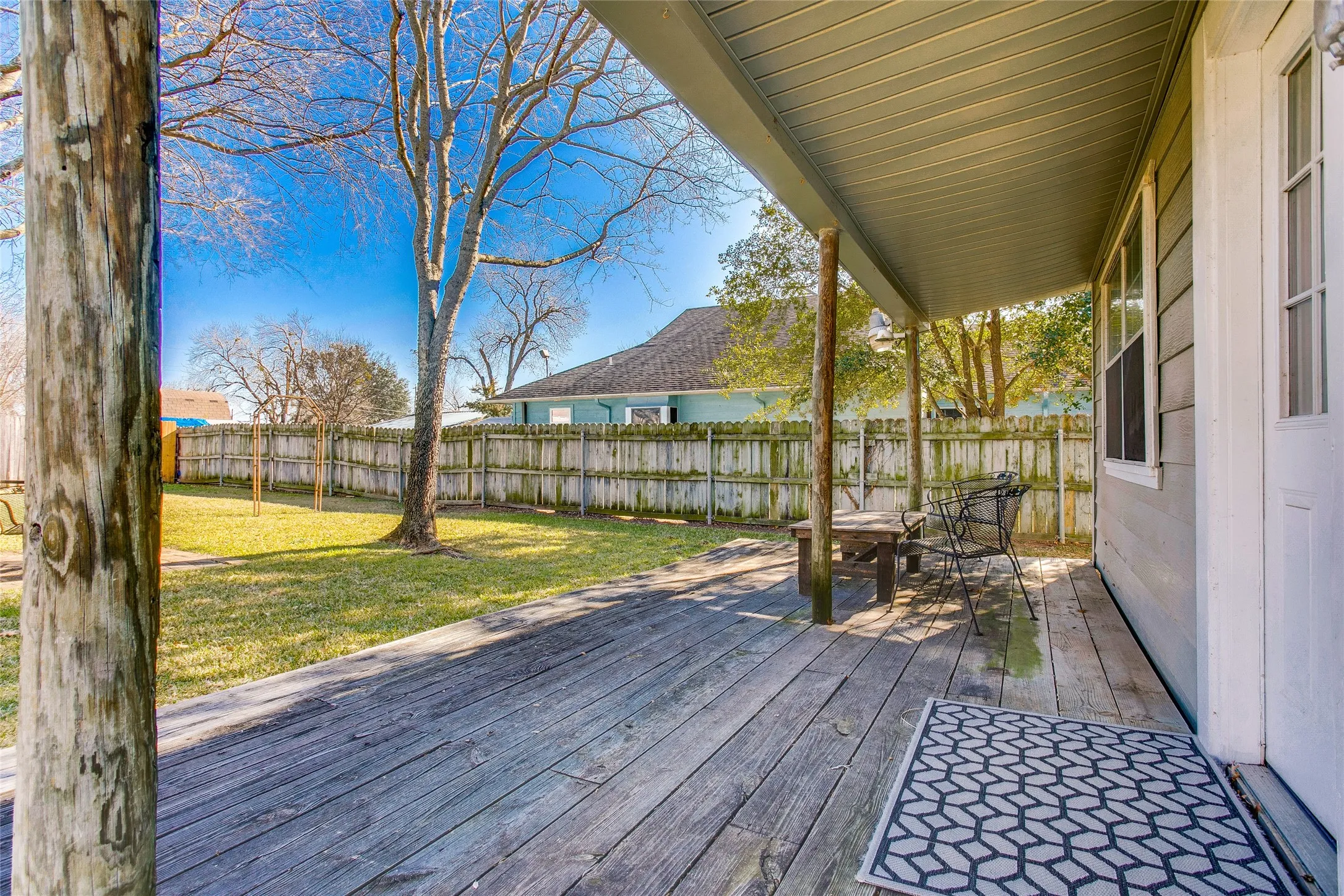 Single Family Residence For Rent in Dallas County , 318 S Walker Street, Mesquite, Texas 75149, 3 Bedroom, 1 Bathroom, Garage spaces, 1,352 Sqft, built in 1946, mls#21384312, Real Estate Agent in Mesquite, Homes For Rent in Dallas county, Homes For Rent in Mesquite, Realtor in Mesquite Texas, Real Estate Brokerage Independent Realty Texas, Luminita Cordes Realtor
