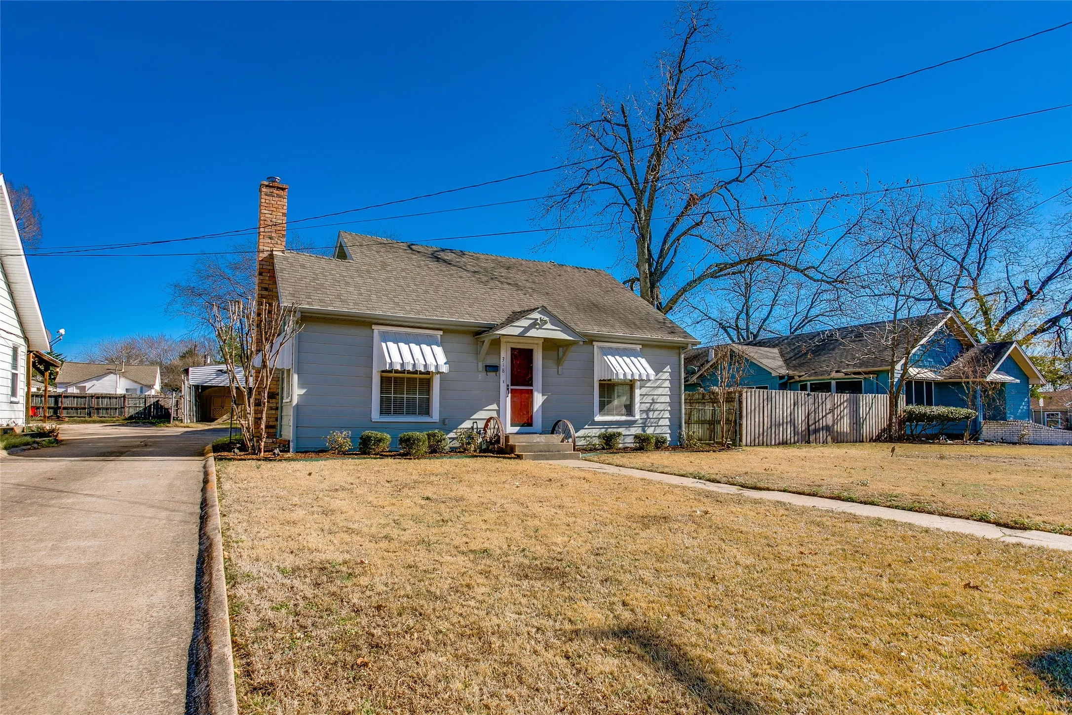 Single Family Residence For Rent in Dallas County , 318 S Walker Street, Mesquite, Texas 75149, 3 Bedroom, 1 Bathroom, Garage spaces, 1,352 Sqft, built in 1946, mls#21384312, Real Estate Agent in Mesquite, Homes For Rent in Dallas county, Homes For Rent in Mesquite, Realtor in Mesquite Texas, Real Estate Brokerage Independent Realty Texas, Luminita Cordes Realtor