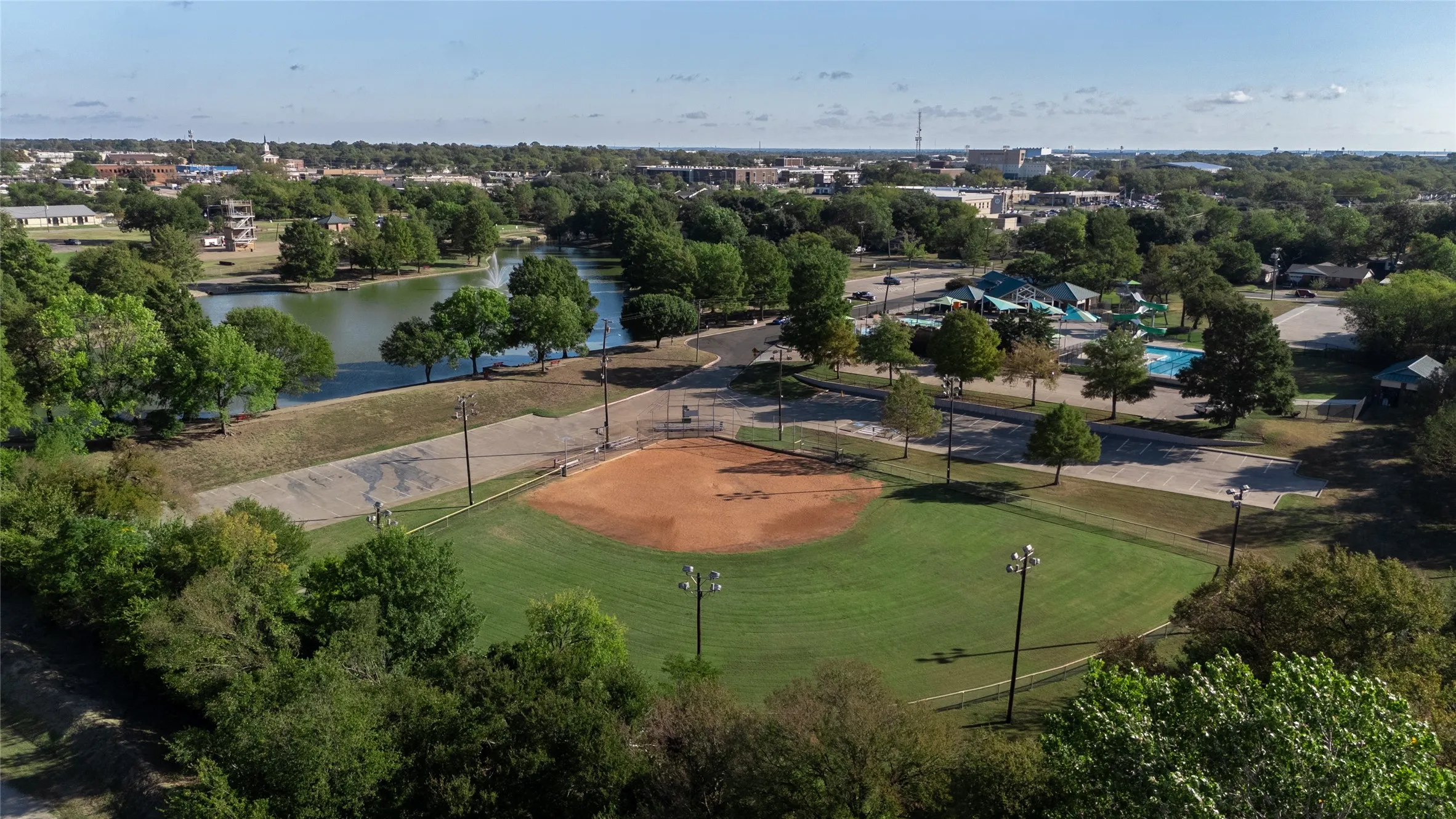 Single Family Residence For Rent in Dallas County , 318 S Walker Street, Mesquite, Texas 75149, 3 Bedroom, 1 Bathroom, Garage spaces, 1,352 Sqft, built in 1946, mls#21384312, Real Estate Agent in Mesquite, Homes For Rent in Dallas county, Homes For Rent in Mesquite, Realtor in Mesquite Texas, Real Estate Brokerage Independent Realty Texas, Luminita Cordes Realtor