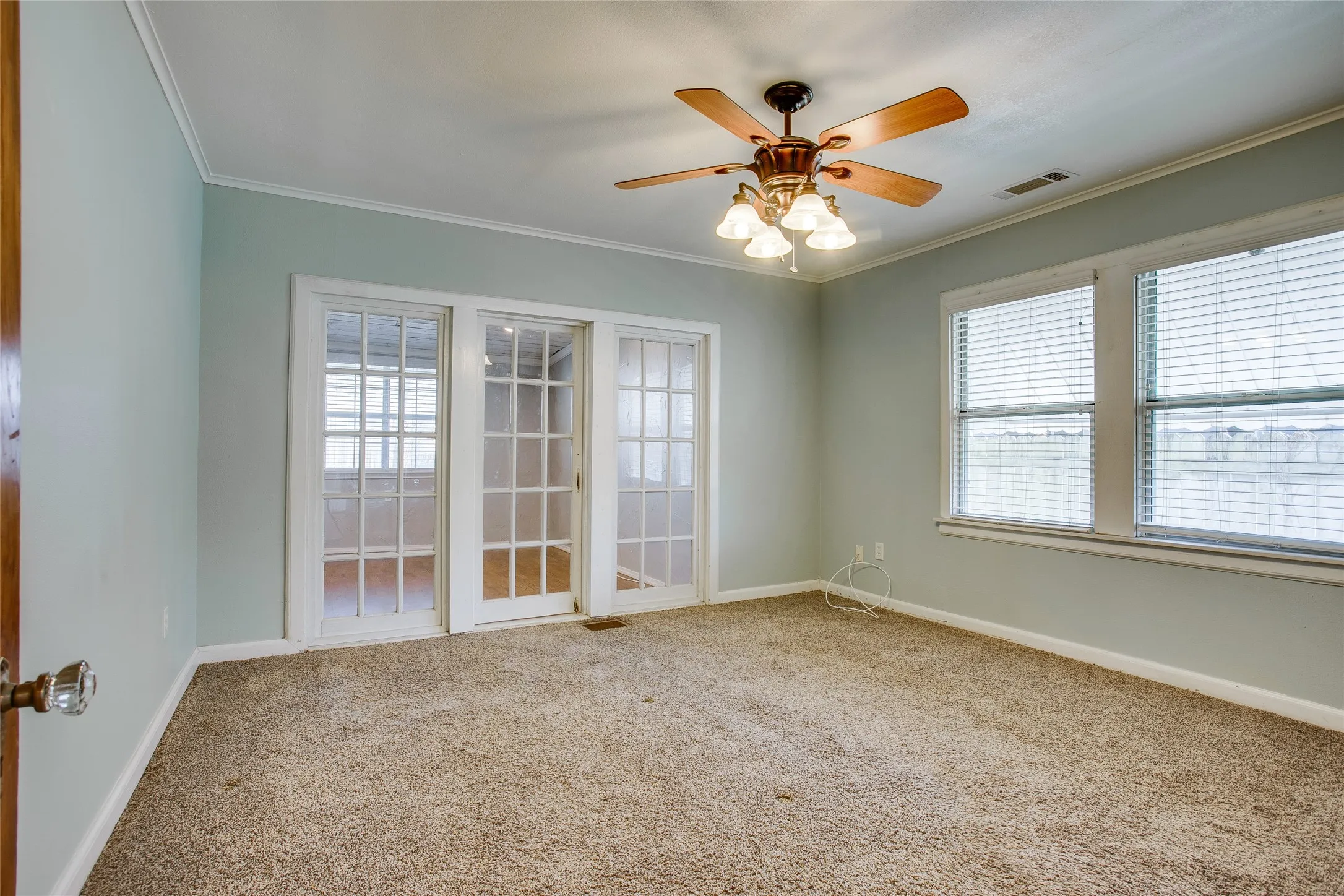 Single Family Residence For Rent in Dallas County , 318 S Walker Street, Mesquite, Texas 75149, 3 Bedroom, 1 Bathroom, Garage spaces, 1,352 Sqft, built in 1946, mls#21384312, Real Estate Agent in Mesquite, Homes For Rent in Dallas county, Homes For Rent in Mesquite, Realtor in Mesquite Texas, Real Estate Brokerage Independent Realty Texas, Luminita Cordes Realtor