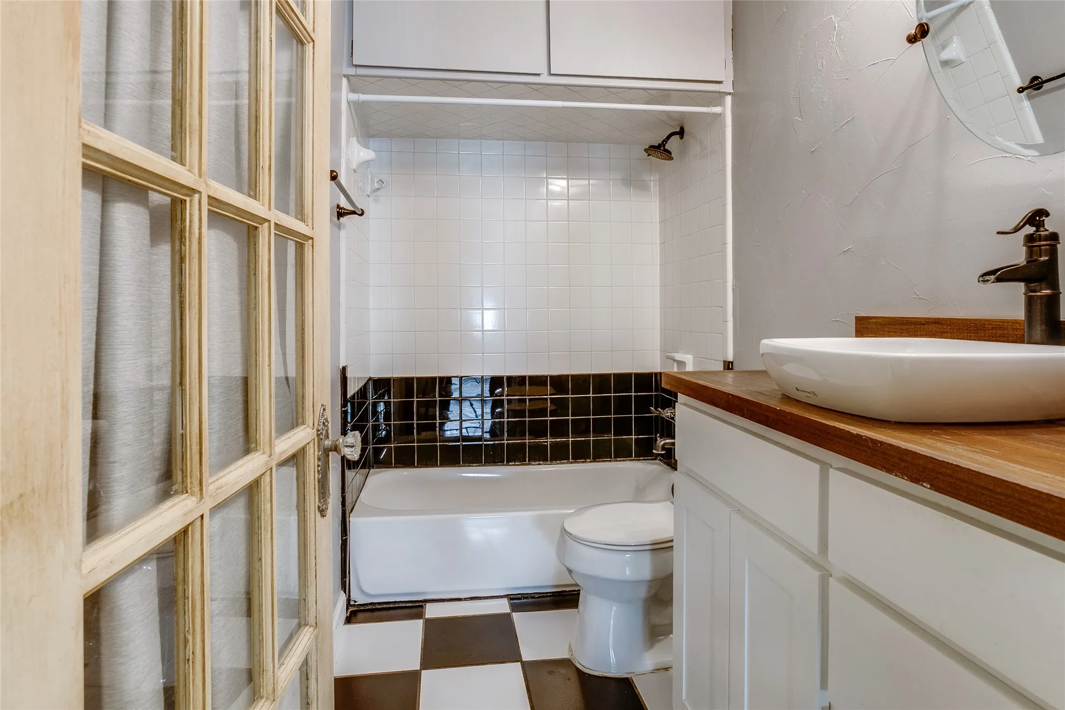 Single Family Residence For Rent in Dallas County , 318 S Walker Street, Mesquite, Texas 75149, 3 Bedroom, 1 Bathroom, Garage spaces, 1,352 Sqft, built in 1946, mls#21384312, Real Estate Agent in Mesquite, Homes For Rent in Dallas county, Homes For Rent in Mesquite, Realtor in Mesquite Texas, Real Estate Brokerage Independent Realty Texas, Luminita Cordes Realtor
