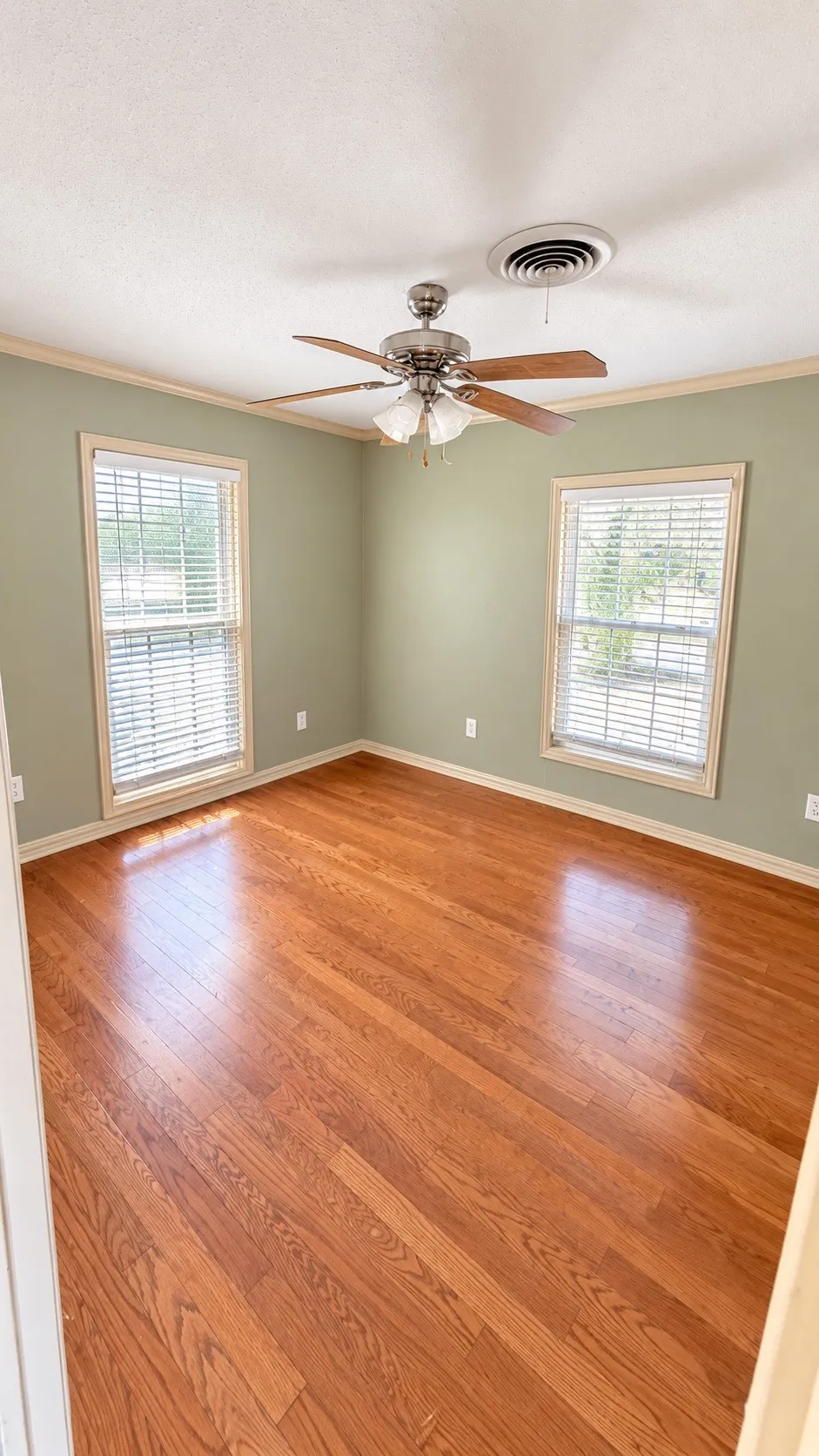 Single Family Residence For Sale in Taylor County , 1874 Jeanette Street, Abilene, Texas 79602, 3 Bedroom, 2 Bathroom, Garage spaces, 1,310 Sqft, built in 1950, mls#21384396, Real Estate Agent in Abilene, Homes For Sale in Taylor county, Homes For Sale in Abilene, Realtor in Abilene Texas, Real Estate Brokerage Independent Realty Texas, Luminita Cordes Realtor