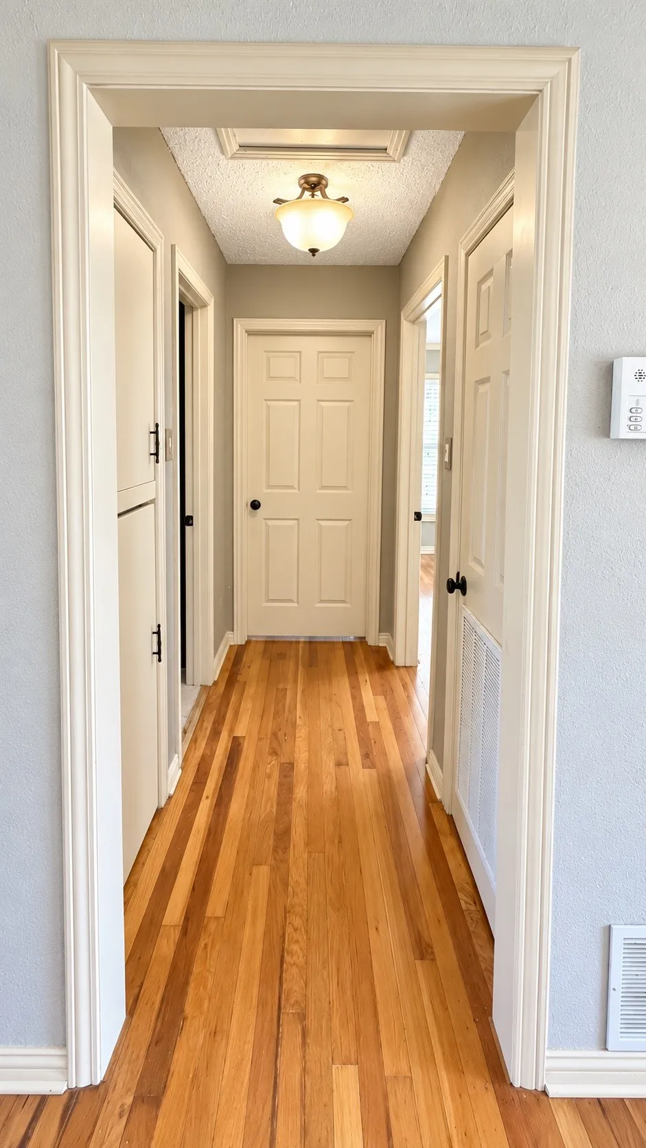 Single Family Residence For Sale in Taylor County , 1874 Jeanette Street, Abilene, Texas 79602, 3 Bedroom, 2 Bathroom, Garage spaces, 1,310 Sqft, built in 1950, mls#21384396, Real Estate Agent in Abilene, Homes For Sale in Taylor county, Homes For Sale in Abilene, Realtor in Abilene Texas, Real Estate Brokerage Independent Realty Texas, Luminita Cordes Realtor