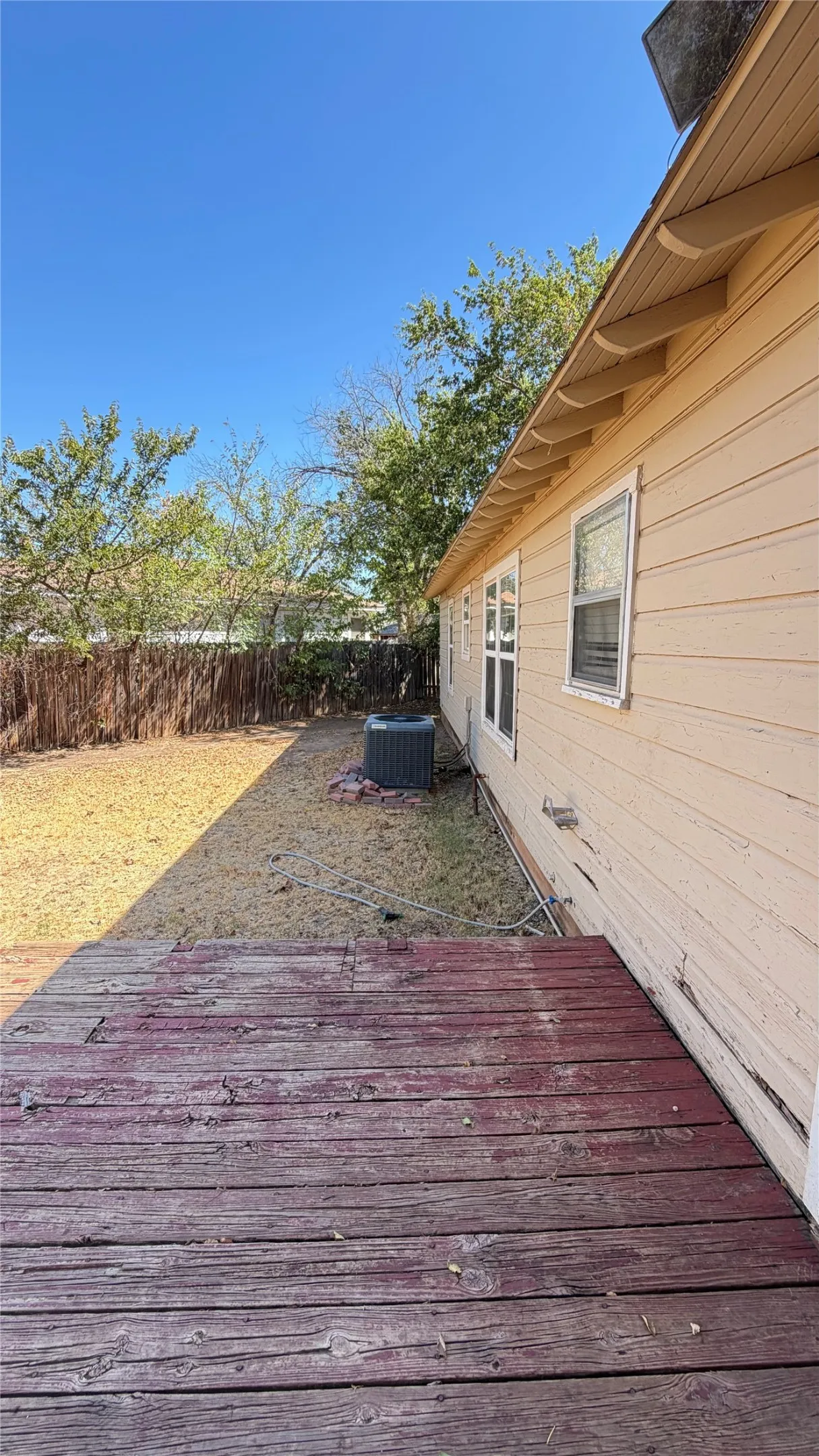 Single Family Residence For Sale in Taylor County , 1874 Jeanette Street, Abilene, Texas 79602, 3 Bedroom, 2 Bathroom, Garage spaces, 1,310 Sqft, built in 1950, mls#21384396, Real Estate Agent in Abilene, Homes For Sale in Taylor county, Homes For Sale in Abilene, Realtor in Abilene Texas, Real Estate Brokerage Independent Realty Texas, Luminita Cordes Realtor