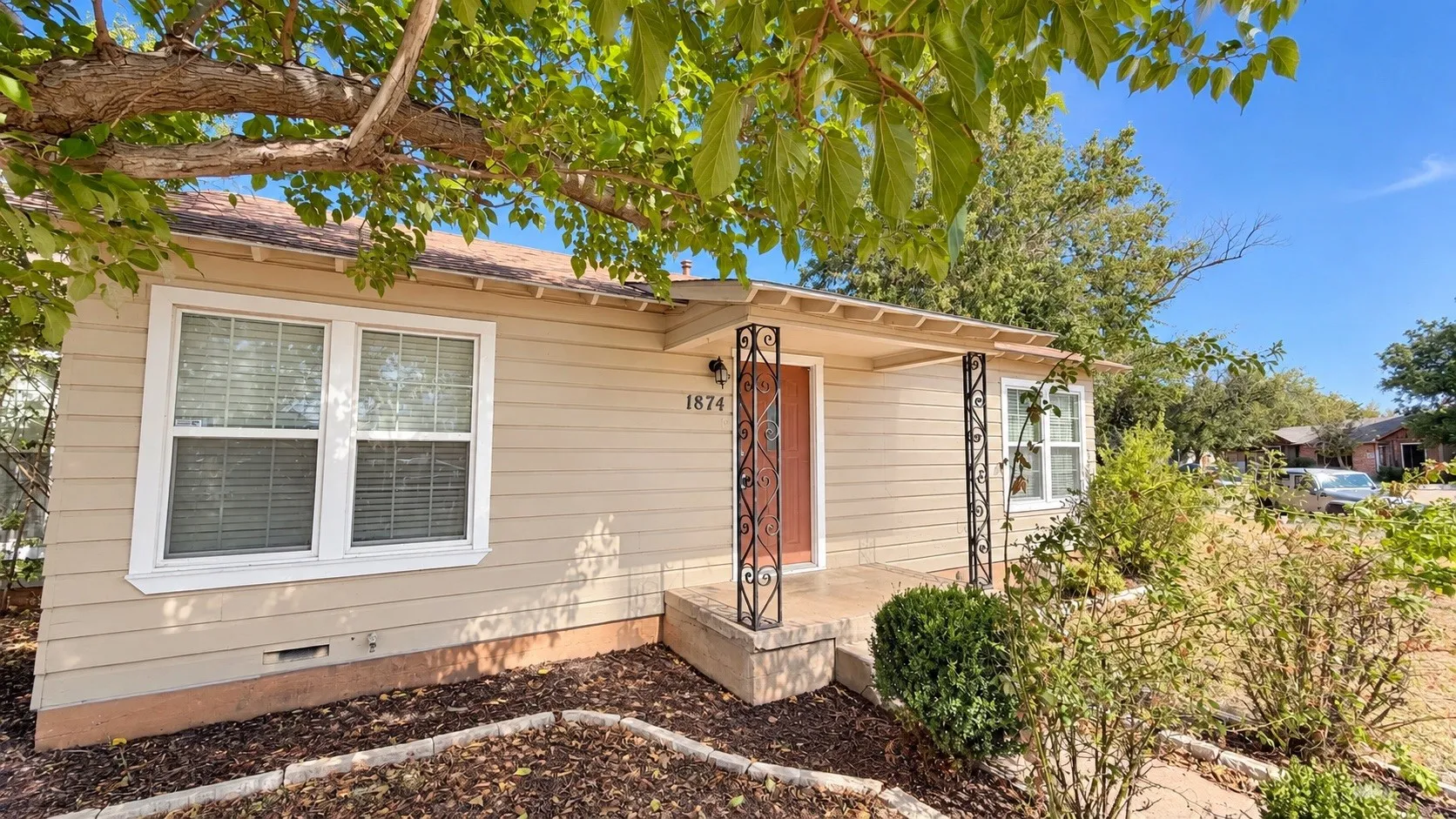 Single Family Residence For Sale in Taylor County , 1874 Jeanette Street, Abilene, Texas 79602, 3 Bedroom, 2 Bathroom, Garage spaces, 1,310 Sqft, built in 1950, mls#21384396, Real Estate Agent in Abilene, Homes For Sale in Taylor county, Homes For Sale in Abilene, Realtor in Abilene Texas, Real Estate Brokerage Independent Realty Texas, Luminita Cordes Realtor