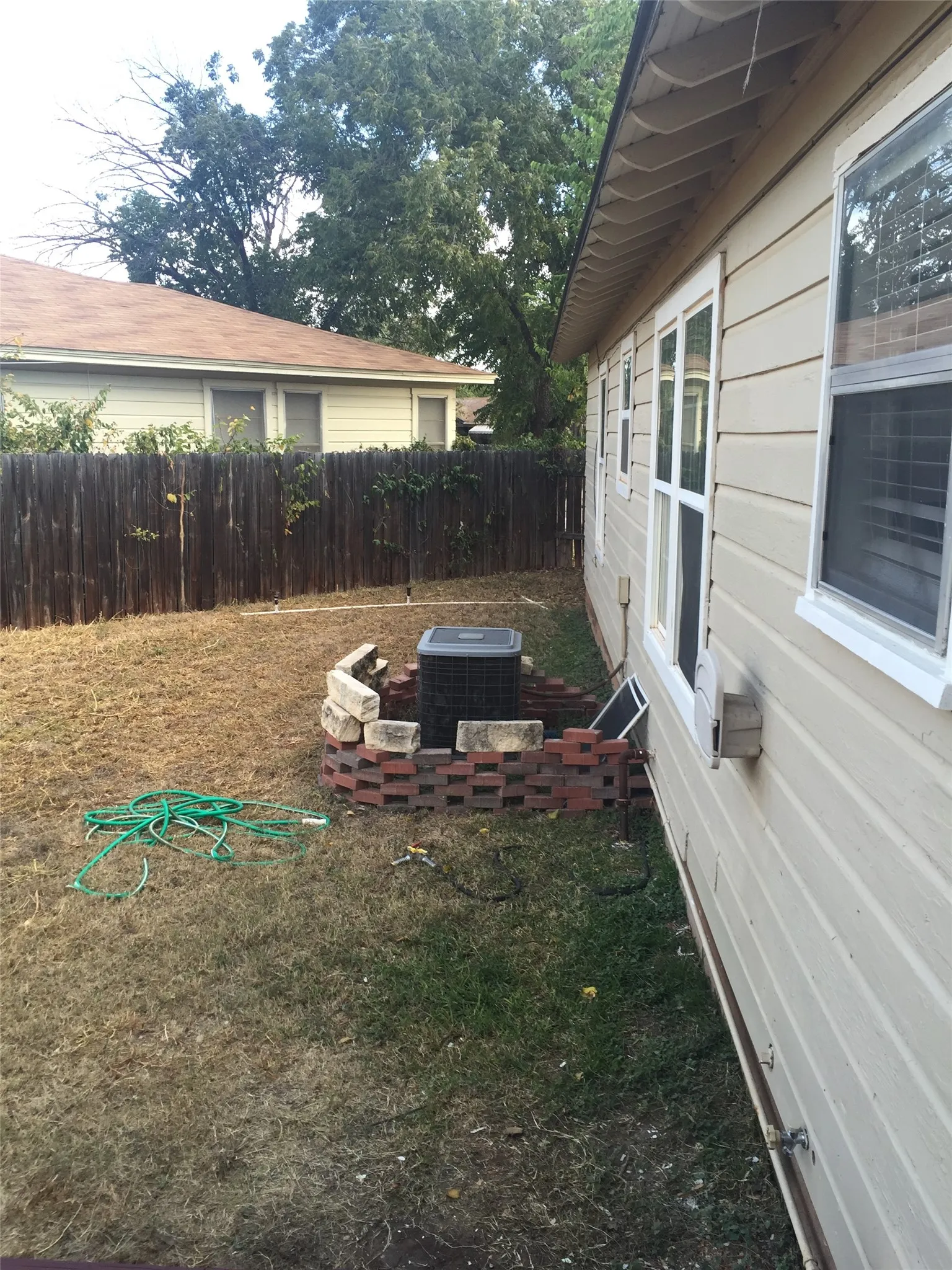 Single Family Residence For Sale in Taylor County , 1874 Jeanette Street, Abilene, Texas 79602, 3 Bedroom, 2 Bathroom, Garage spaces, 1,310 Sqft, built in 1950, mls#21384396, Real Estate Agent in Abilene, Homes For Sale in Taylor county, Homes For Sale in Abilene, Realtor in Abilene Texas, Real Estate Brokerage Independent Realty Texas, Luminita Cordes Realtor