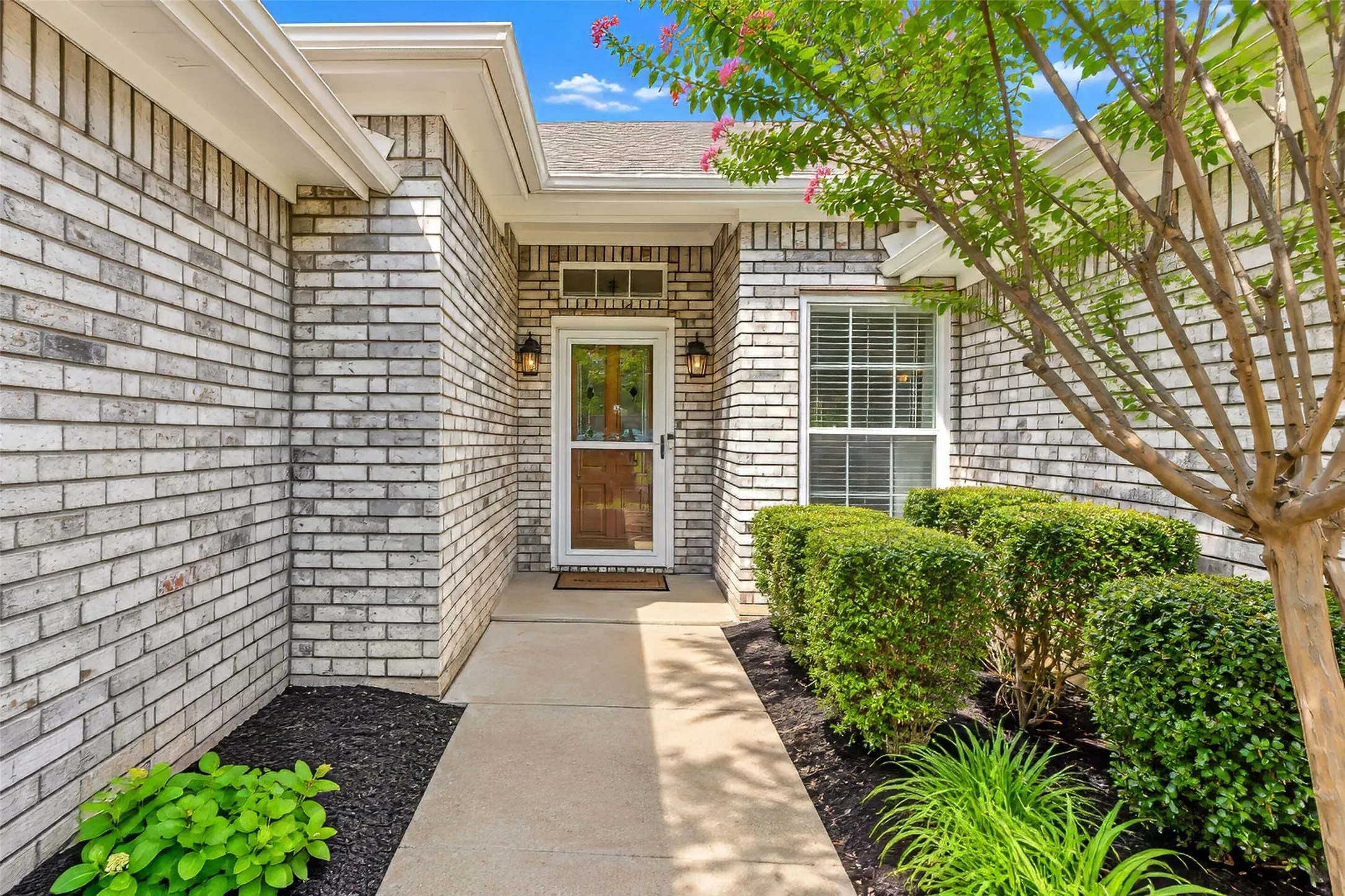 Single Family Residence For Sale in Tarrant County , 3121 Hazlewood Court, Bedford, Texas 76021, 3 Bedroom, 2 Bathroom, 2 Garage spaces, 1,836 Sqft, built in 1987, mls#21383731, Real Estate Agent in Bedford, Homes For Sale in Tarrant county, Homes For Sale in Bedford, Realtor in Bedford Texas, Real Estate Brokerage Independent Realty Texas, Luminita Cordes Realtor
