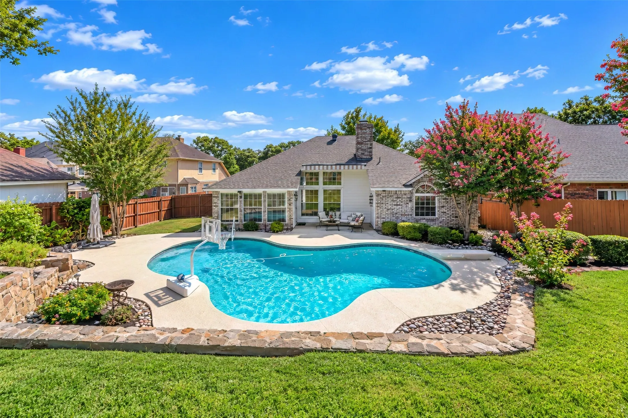 Single Family Residence For Sale in Tarrant County , 3121 Hazlewood Court, Bedford, Texas 76021, 3 Bedroom, 2 Bathroom, 2 Garage spaces, 1,836 Sqft, built in 1987, mls#21383731, Real Estate Agent in Bedford, Homes For Sale in Tarrant county, Homes For Sale in Bedford, Realtor in Bedford Texas, Real Estate Brokerage Independent Realty Texas, Luminita Cordes Realtor