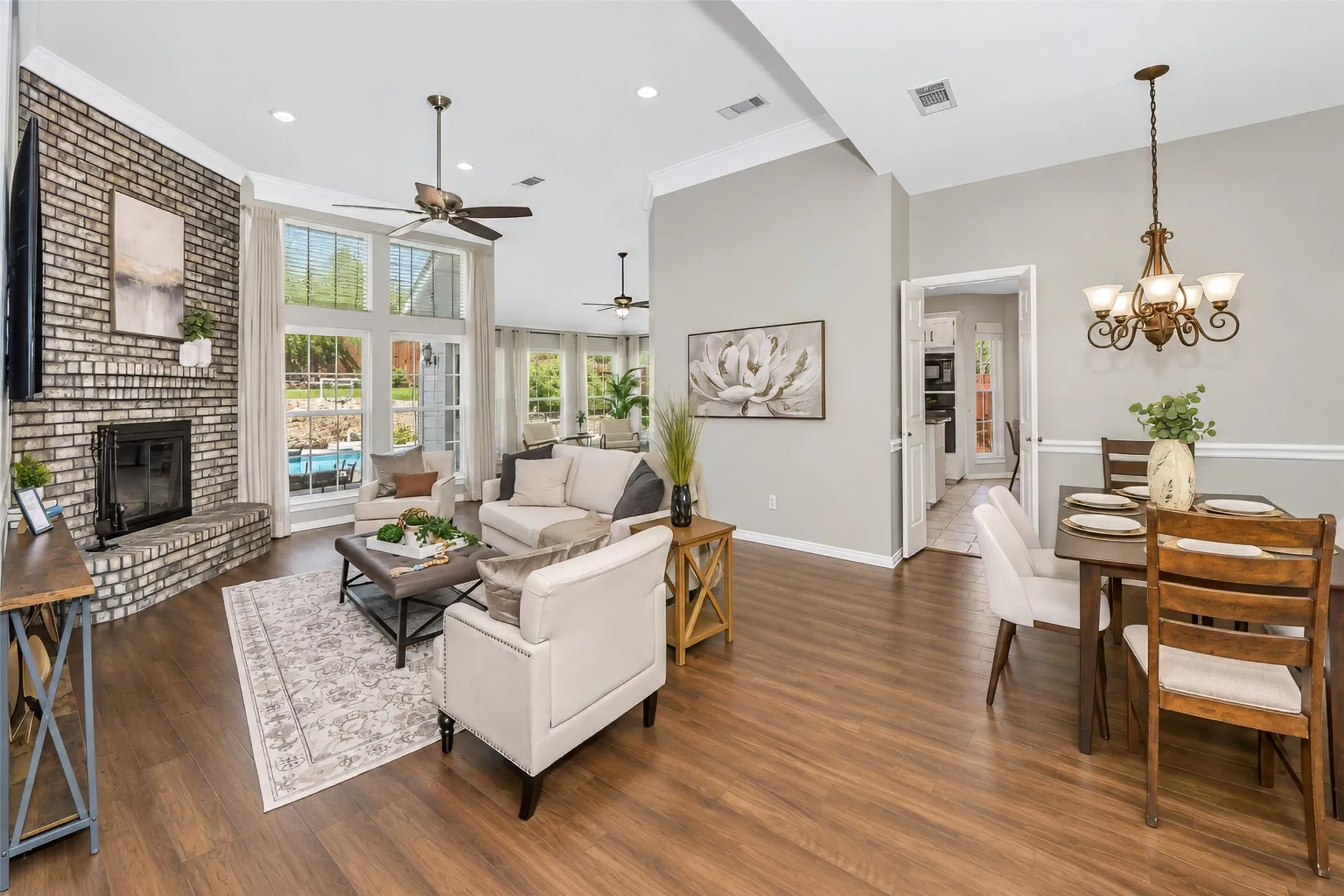 Single Family Residence For Sale in Tarrant County , 3121 Hazlewood Court, Bedford, Texas 76021, 3 Bedroom, 2 Bathroom, 2 Garage spaces, 1,836 Sqft, built in 1987, mls#21383731, Real Estate Agent in Bedford, Homes For Sale in Tarrant county, Homes For Sale in Bedford, Realtor in Bedford Texas, Real Estate Brokerage Independent Realty Texas, Luminita Cordes Realtor