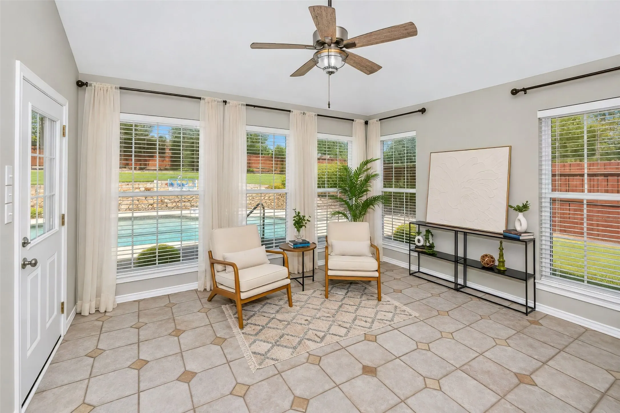Single Family Residence For Sale in Tarrant County , 3121 Hazlewood Court, Bedford, Texas 76021, 3 Bedroom, 2 Bathroom, 2 Garage spaces, 1,836 Sqft, built in 1987, mls#21383731, Real Estate Agent in Bedford, Homes For Sale in Tarrant county, Homes For Sale in Bedford, Realtor in Bedford Texas, Real Estate Brokerage Independent Realty Texas, Luminita Cordes Realtor