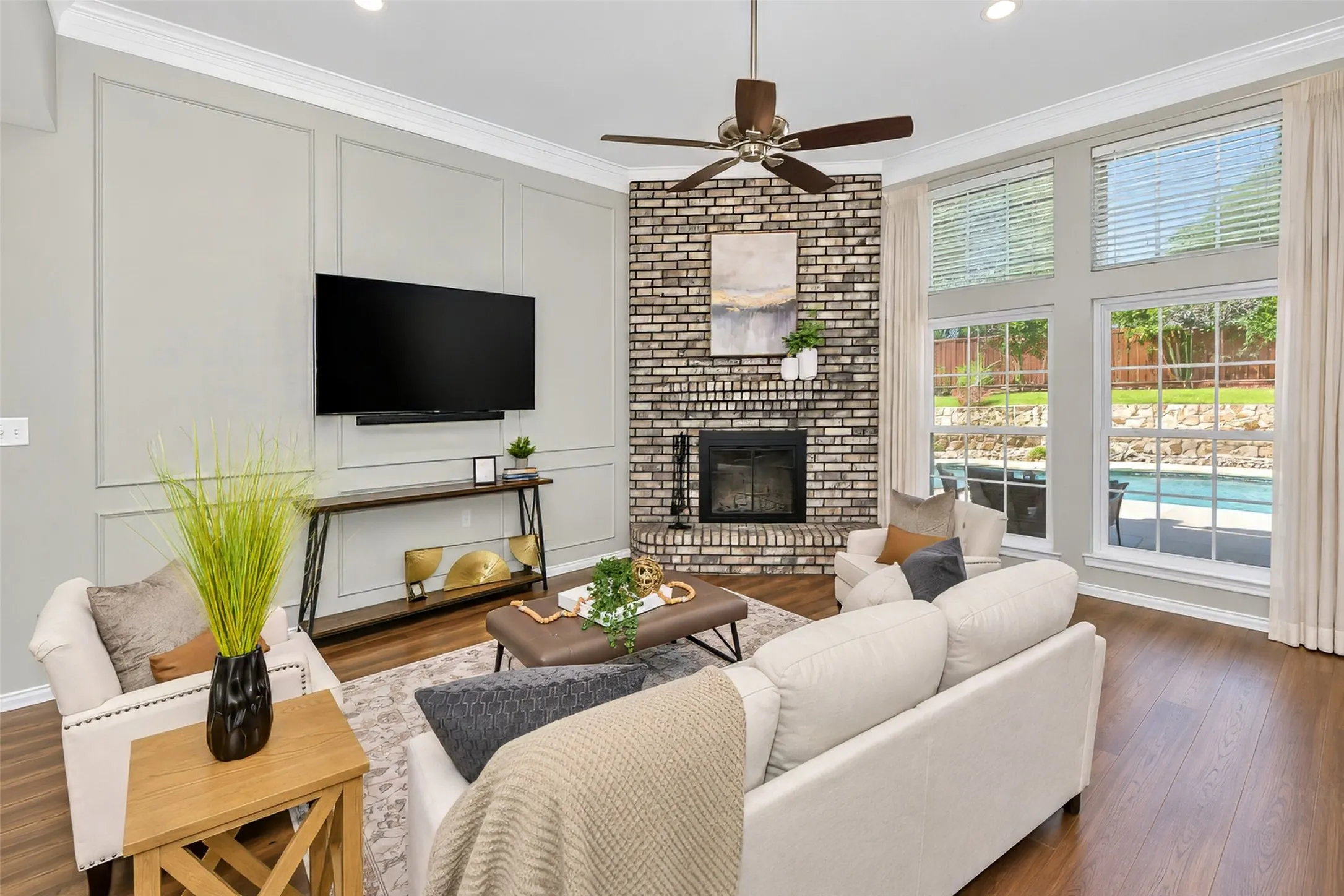 Single Family Residence For Sale in Tarrant County , 3121 Hazlewood Court, Bedford, Texas 76021, 3 Bedroom, 2 Bathroom, 2 Garage spaces, 1,836 Sqft, built in 1987, mls#21383731, Real Estate Agent in Bedford, Homes For Sale in Tarrant county, Homes For Sale in Bedford, Realtor in Bedford Texas, Real Estate Brokerage Independent Realty Texas, Luminita Cordes Realtor