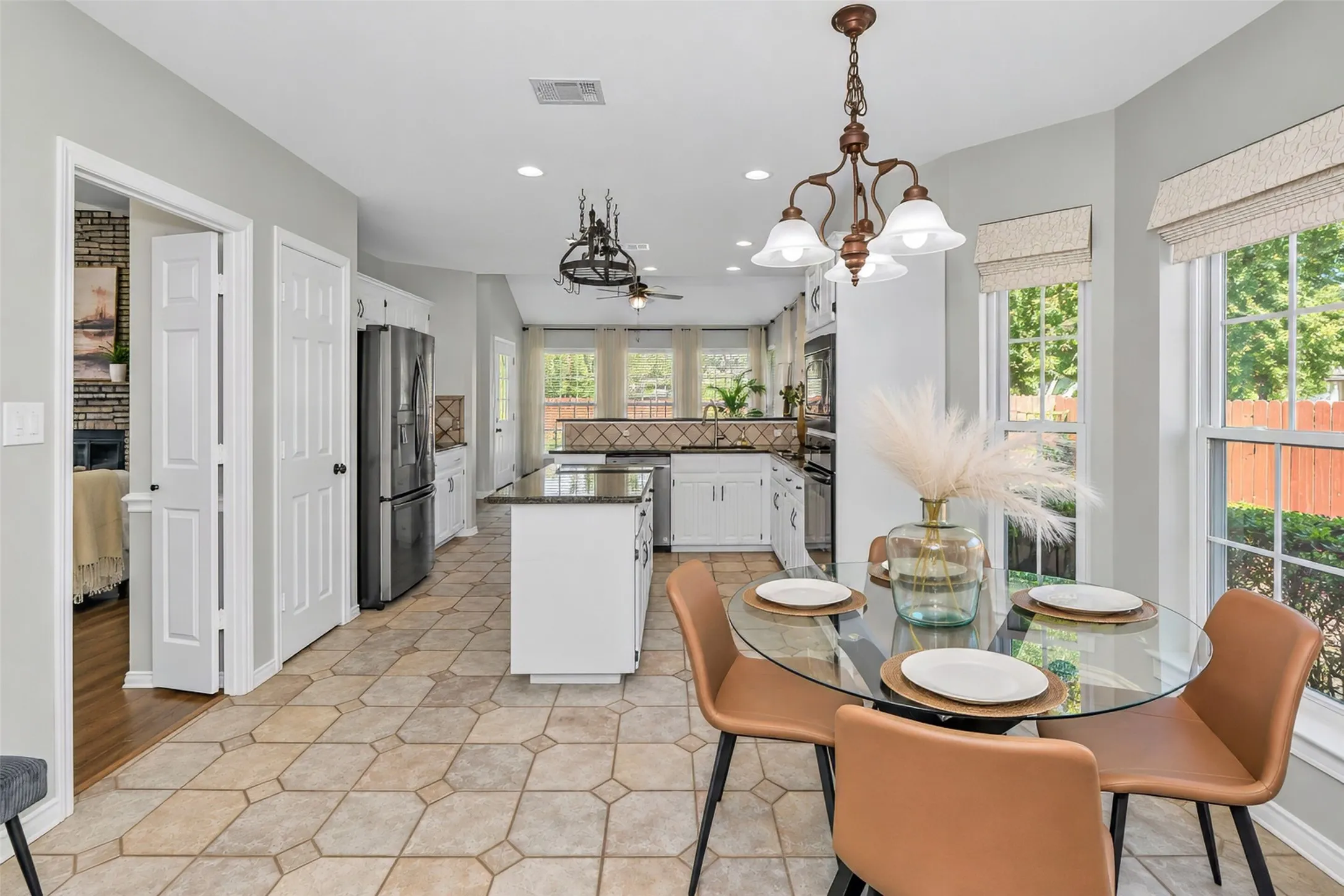 Single Family Residence For Sale in Tarrant County , 3121 Hazlewood Court, Bedford, Texas 76021, 3 Bedroom, 2 Bathroom, 2 Garage spaces, 1,836 Sqft, built in 1987, mls#21383731, Real Estate Agent in Bedford, Homes For Sale in Tarrant county, Homes For Sale in Bedford, Realtor in Bedford Texas, Real Estate Brokerage Independent Realty Texas, Luminita Cordes Realtor