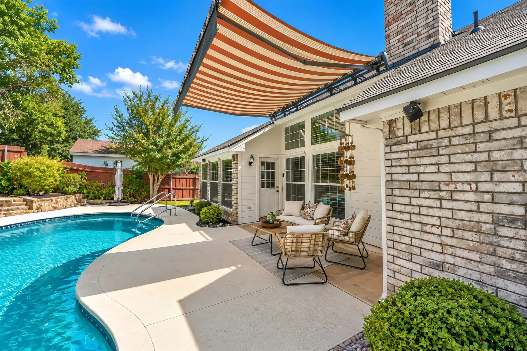 Single Family Residence For Sale in Tarrant County , 3121 Hazlewood Court, Bedford, Texas 76021, 3 Bedroom, 2 Bathroom, 2 Garage spaces, 1,836 Sqft, built in 1987, mls#21383731, Real Estate Agent in Bedford, Homes For Sale in Tarrant county, Homes For Sale in Bedford, Realtor in Bedford Texas, Real Estate Brokerage Independent Realty Texas, Luminita Cordes Realtor