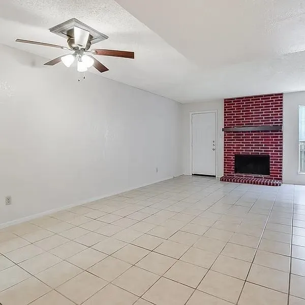 Townhouse For Rent in Tarrant County , 7504 Chapin Road B, Fort Worth, Texas 76116, 2 Bedroom, 2 Bathroom, Garage spaces, 1,075 Sqft, built in 1984, mls#21375734, Real Estate Agent in Fort Worth, Homes For Rent in Tarrant county, Homes For Rent in Fort Worth, Realtor in Fort Worth Texas, Real Estate Brokerage Independent Realty Texas, Luminita Cordes Realtor