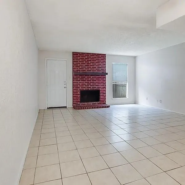Townhouse For Rent in Tarrant County , 7504 Chapin Road B, Fort Worth, Texas 76116, 2 Bedroom, 2 Bathroom, Garage spaces, 1,075 Sqft, built in 1984, mls#21375734, Real Estate Agent in Fort Worth, Homes For Rent in Tarrant county, Homes For Rent in Fort Worth, Realtor in Fort Worth Texas, Real Estate Brokerage Independent Realty Texas, Luminita Cordes Realtor