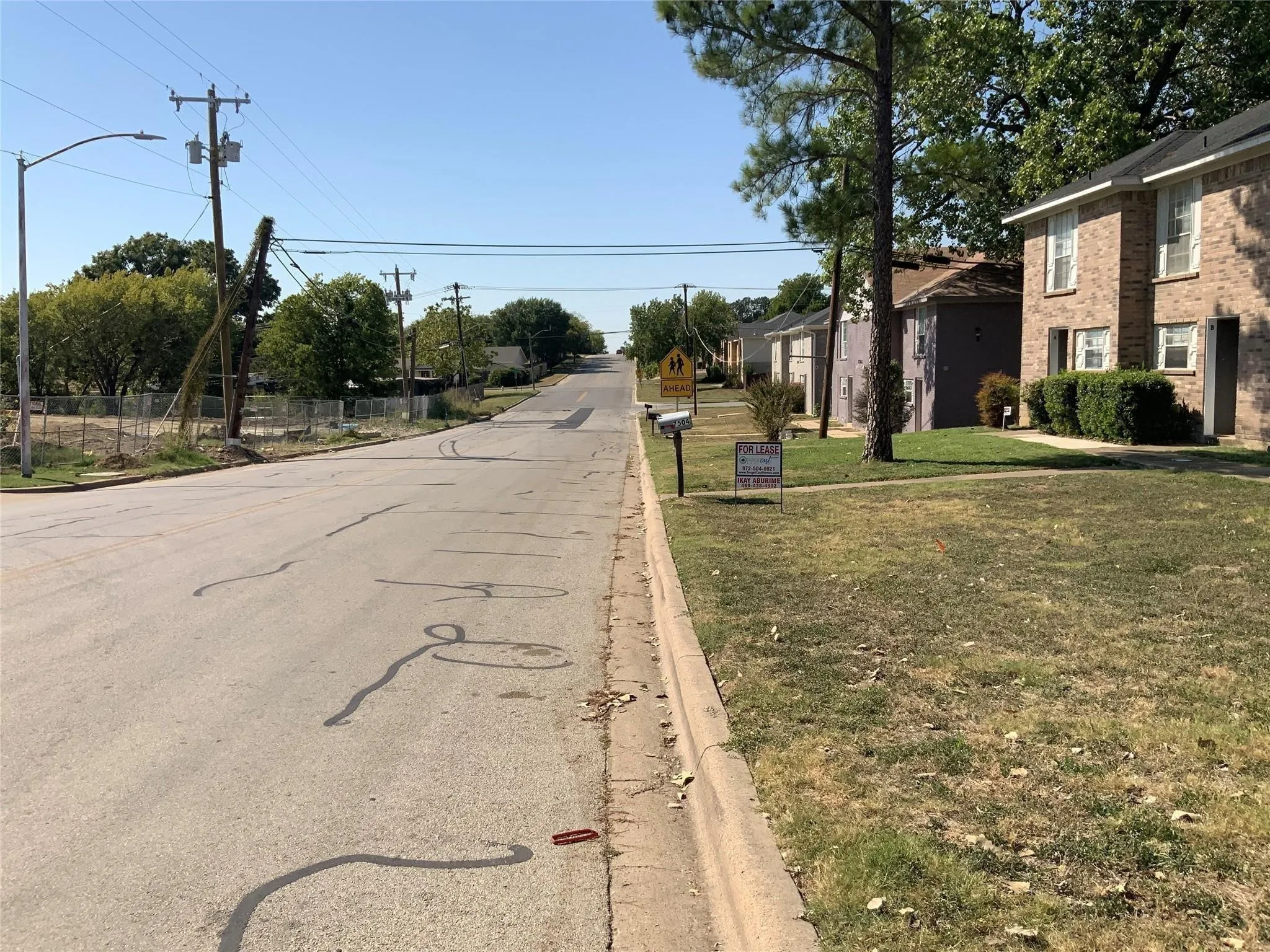 Townhouse For Rent in Tarrant County , 7504 Chapin Road B, Fort Worth, Texas 76116, 2 Bedroom, 2 Bathroom, Garage spaces, 1,075 Sqft, built in 1984, mls#21375734, Real Estate Agent in Fort Worth, Homes For Rent in Tarrant county, Homes For Rent in Fort Worth, Realtor in Fort Worth Texas, Real Estate Brokerage Independent Realty Texas, Luminita Cordes Realtor