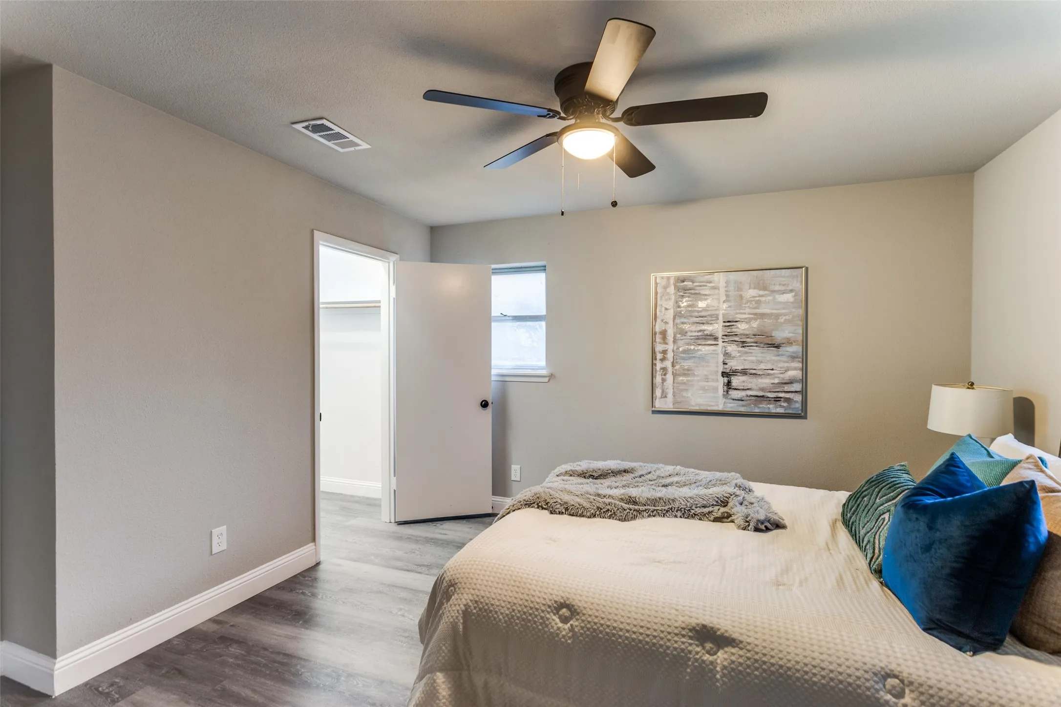Single Family Residence For Sale in Tarrant County , 2801 Wren Avenue, Fort Worth, Texas 76133, 3 Bedroom, 2 Bathroom, 2 Garage spaces, 1,636 Sqft, built in 1963, mls#21384406, Real Estate Agent in Fort Worth, Homes For Sale in Tarrant county, Homes For Sale in Fort Worth, Realtor in Fort Worth Texas, Real Estate Brokerage Independent Realty Texas, Luminita Cordes Realtor