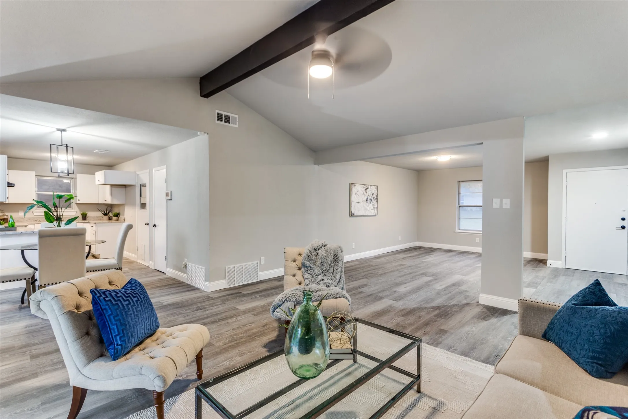 Single Family Residence For Sale in Tarrant County , 2801 Wren Avenue, Fort Worth, Texas 76133, 3 Bedroom, 2 Bathroom, 2 Garage spaces, 1,636 Sqft, built in 1963, mls#21384406, Real Estate Agent in Fort Worth, Homes For Sale in Tarrant county, Homes For Sale in Fort Worth, Realtor in Fort Worth Texas, Real Estate Brokerage Independent Realty Texas, Luminita Cordes Realtor