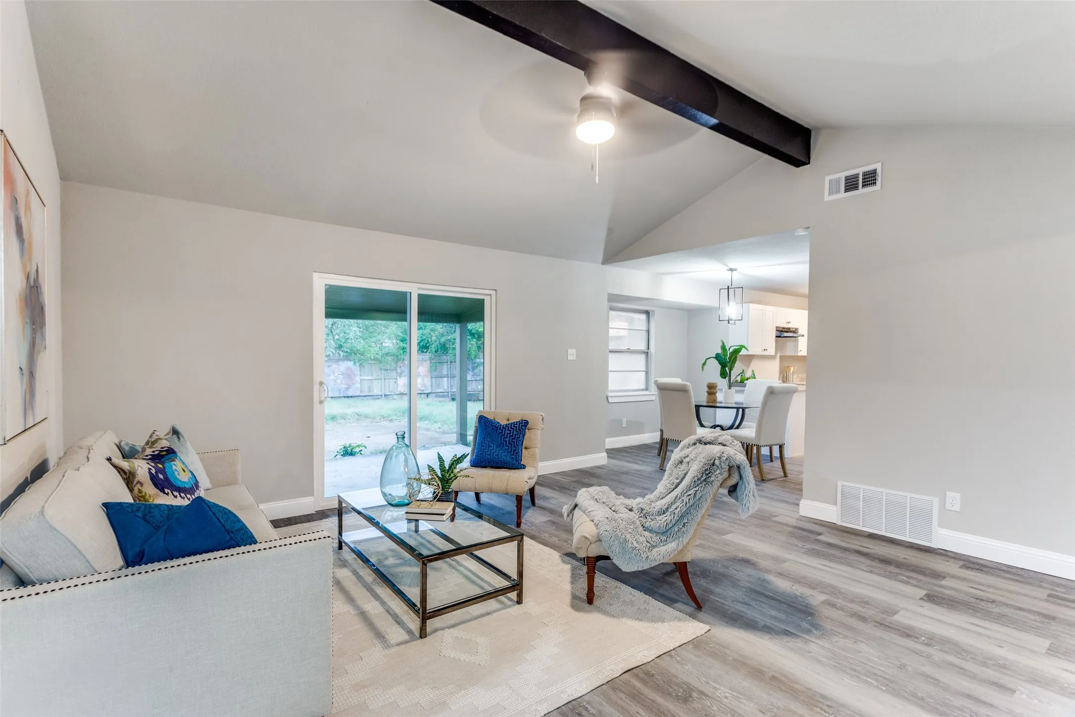 Single Family Residence For Sale in Tarrant County , 2801 Wren Avenue, Fort Worth, Texas 76133, 3 Bedroom, 2 Bathroom, 2 Garage spaces, 1,636 Sqft, built in 1963, mls#21384406, Real Estate Agent in Fort Worth, Homes For Sale in Tarrant county, Homes For Sale in Fort Worth, Realtor in Fort Worth Texas, Real Estate Brokerage Independent Realty Texas, Luminita Cordes Realtor