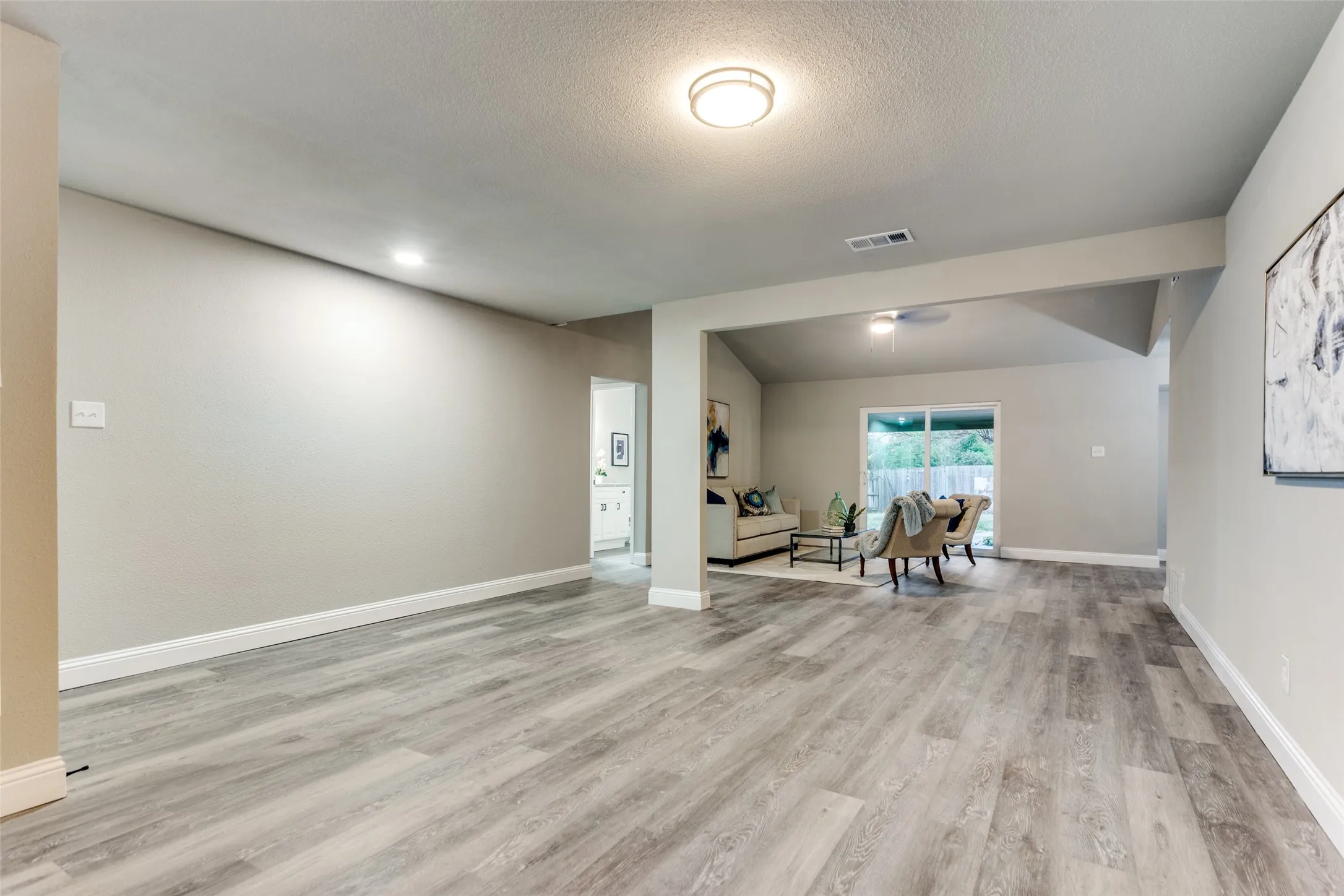 Single Family Residence For Sale in Tarrant County , 2801 Wren Avenue, Fort Worth, Texas 76133, 3 Bedroom, 2 Bathroom, 2 Garage spaces, 1,636 Sqft, built in 1963, mls#21384406, Real Estate Agent in Fort Worth, Homes For Sale in Tarrant county, Homes For Sale in Fort Worth, Realtor in Fort Worth Texas, Real Estate Brokerage Independent Realty Texas, Luminita Cordes Realtor