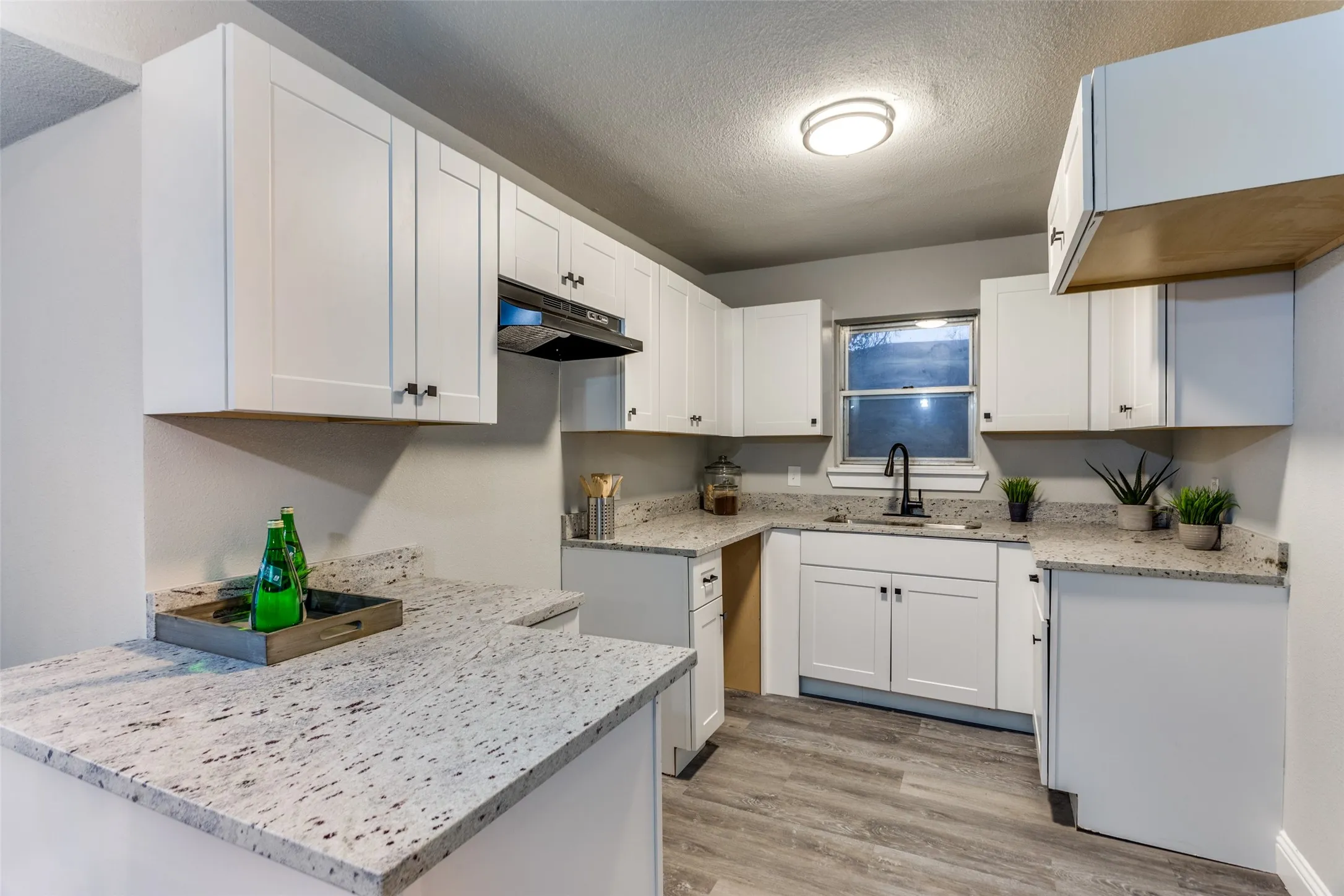 Single Family Residence For Sale in Tarrant County , 2801 Wren Avenue, Fort Worth, Texas 76133, 3 Bedroom, 2 Bathroom, 2 Garage spaces, 1,636 Sqft, built in 1963, mls#21384406, Real Estate Agent in Fort Worth, Homes For Sale in Tarrant county, Homes For Sale in Fort Worth, Realtor in Fort Worth Texas, Real Estate Brokerage Independent Realty Texas, Luminita Cordes Realtor