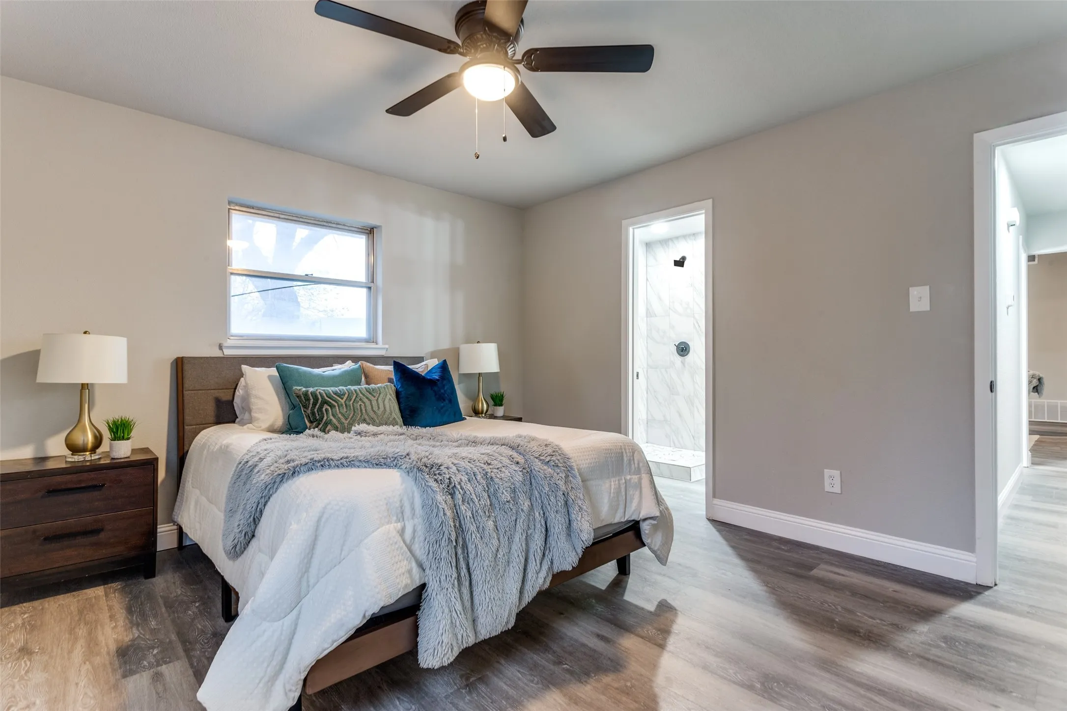 Single Family Residence For Sale in Tarrant County , 2801 Wren Avenue, Fort Worth, Texas 76133, 3 Bedroom, 2 Bathroom, 2 Garage spaces, 1,636 Sqft, built in 1963, mls#21384406, Real Estate Agent in Fort Worth, Homes For Sale in Tarrant county, Homes For Sale in Fort Worth, Realtor in Fort Worth Texas, Real Estate Brokerage Independent Realty Texas, Luminita Cordes Realtor
