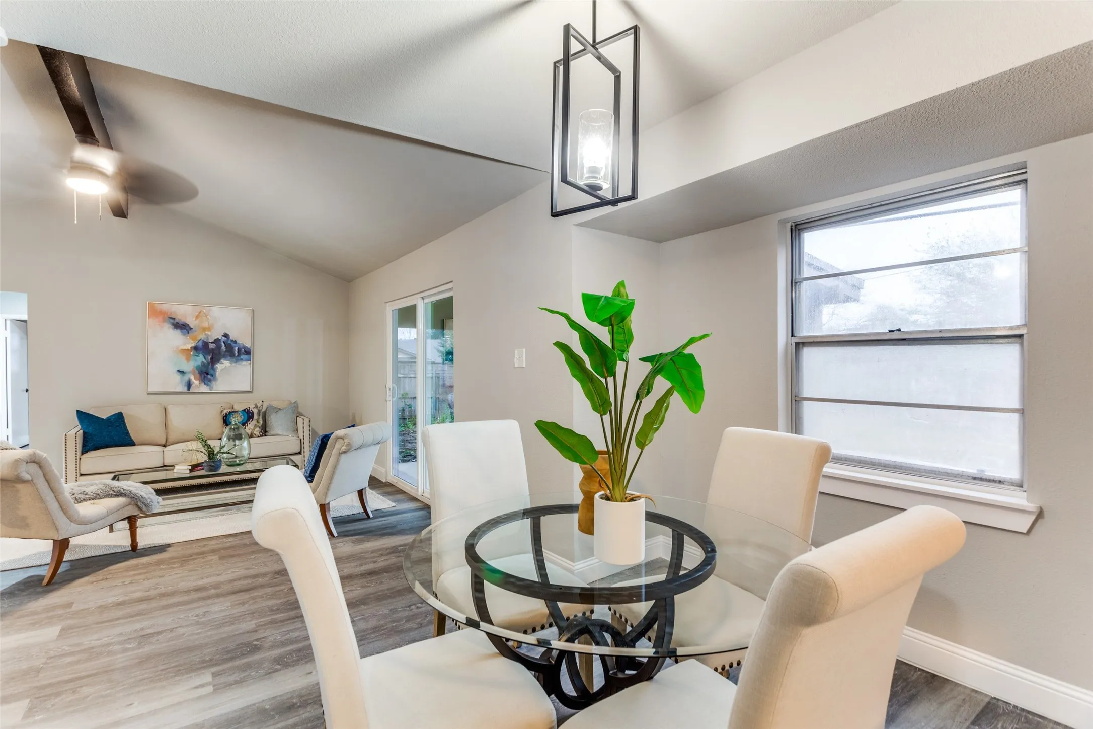 Single Family Residence For Sale in Tarrant County , 2801 Wren Avenue, Fort Worth, Texas 76133, 3 Bedroom, 2 Bathroom, 2 Garage spaces, 1,636 Sqft, built in 1963, mls#21384406, Real Estate Agent in Fort Worth, Homes For Sale in Tarrant county, Homes For Sale in Fort Worth, Realtor in Fort Worth Texas, Real Estate Brokerage Independent Realty Texas, Luminita Cordes Realtor