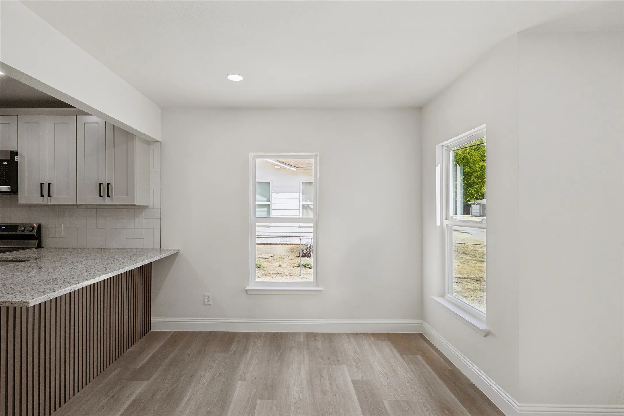 Single Family Residence For Sale in Tarrant County , 3616 Bonnie Drive, Fort Worth, Texas 76116, 2 Bedroom, 1 Bathroom, Garage spaces, 752 Sqft, built in 1952, mls#21383012, Real Estate Agent in Fort Worth, Homes For Sale in Tarrant county, Homes For Sale in Fort Worth, Realtor in Fort Worth Texas, Real Estate Brokerage Independent Realty Texas, Luminita Cordes Realtor