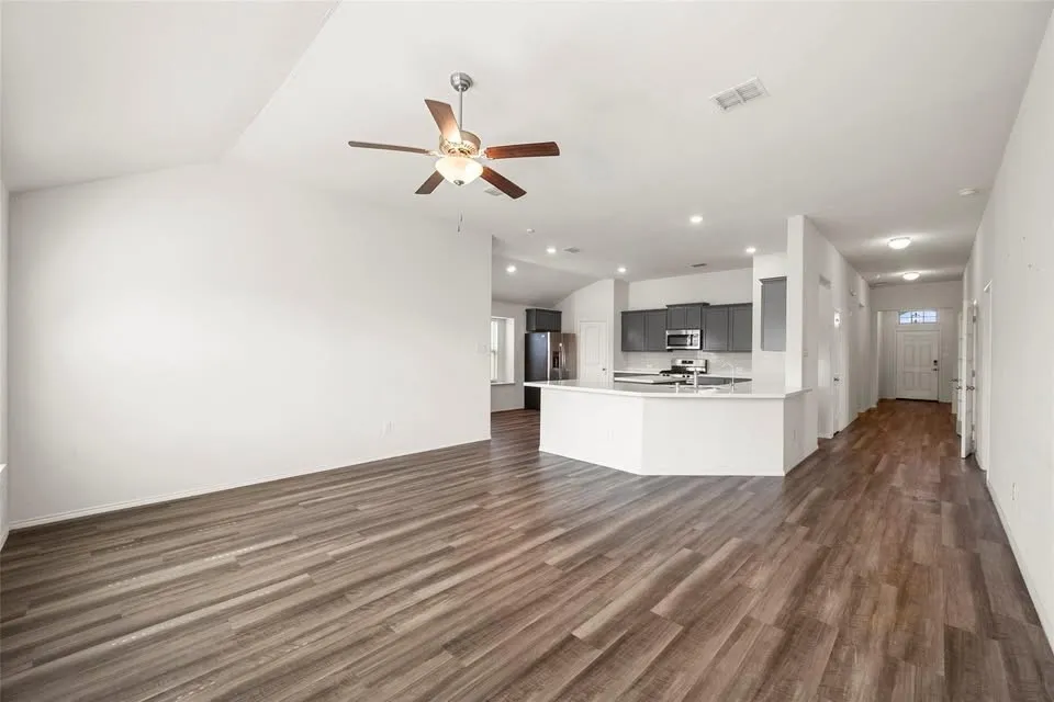 Single Family Residence For Sale in Kaufman County , 2901 Panhandle Drive, Heartland, Texas 75126, 4 Bedroom, 2 Bathroom, 2 Garage spaces, 2,009 Sqft, built in 2019, mls#21384410, Real Estate Agent in Heartland, Homes For Sale in Kaufman county, Homes For Sale in Heartland, Realtor in Heartland Texas, Real Estate Brokerage Independent Realty Texas, Luminita Cordes Realtor