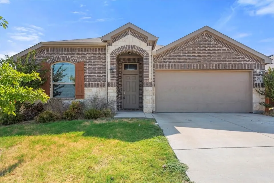 Single Family Residence For Sale in Kaufman County , 2901 Panhandle Drive, Heartland, Texas 75126, 4 Bedroom, 2 Bathroom, 2 Garage spaces, 2,009 Sqft, built in 2019, mls#21384410, Real Estate Agent in Heartland, Homes For Sale in Kaufman county, Homes For Sale in Heartland, Realtor in Heartland Texas, Real Estate Brokerage Independent Realty Texas, Luminita Cordes Realtor
